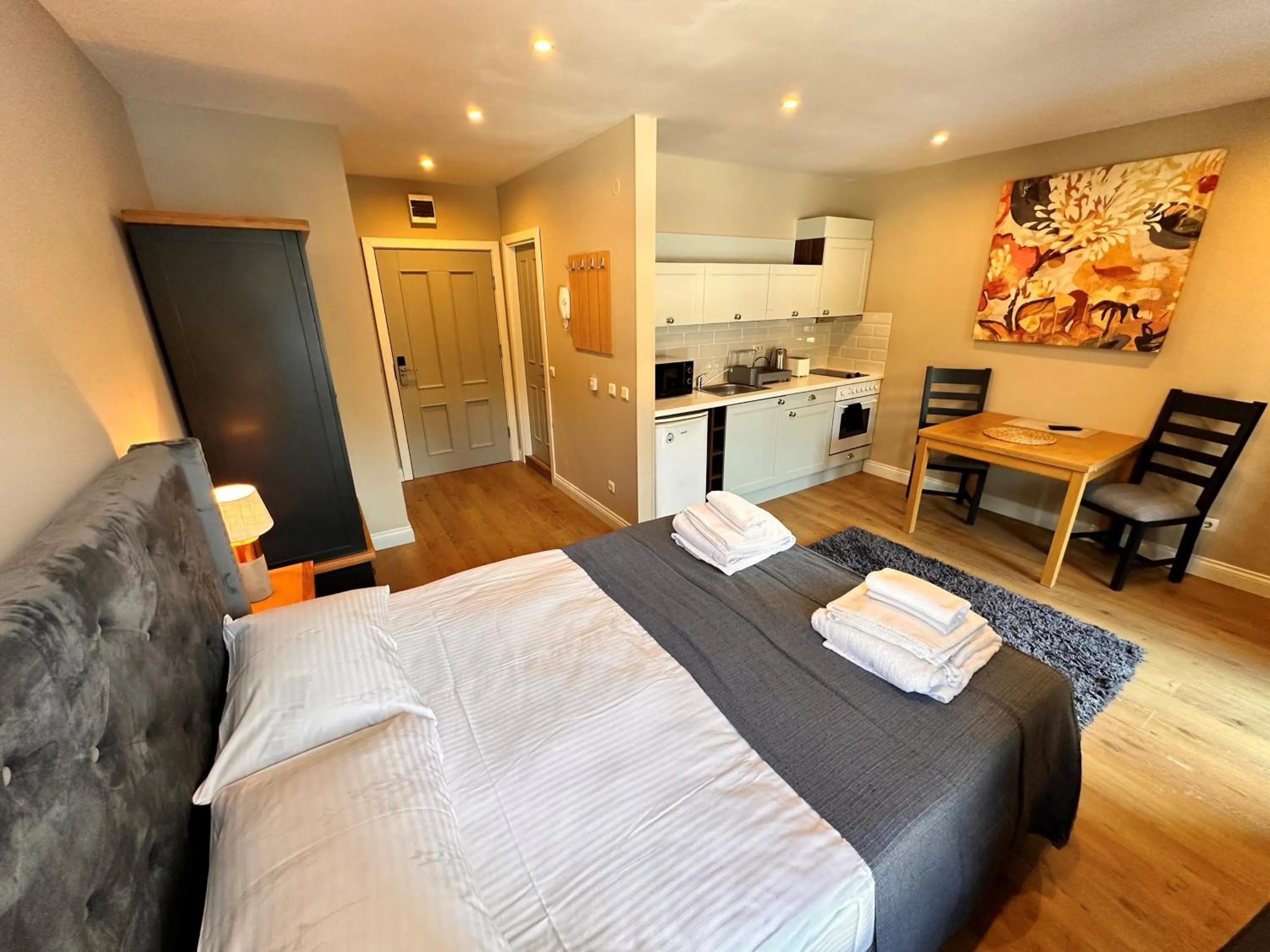 Dining area, Bed in Predela 2 Aparthotel