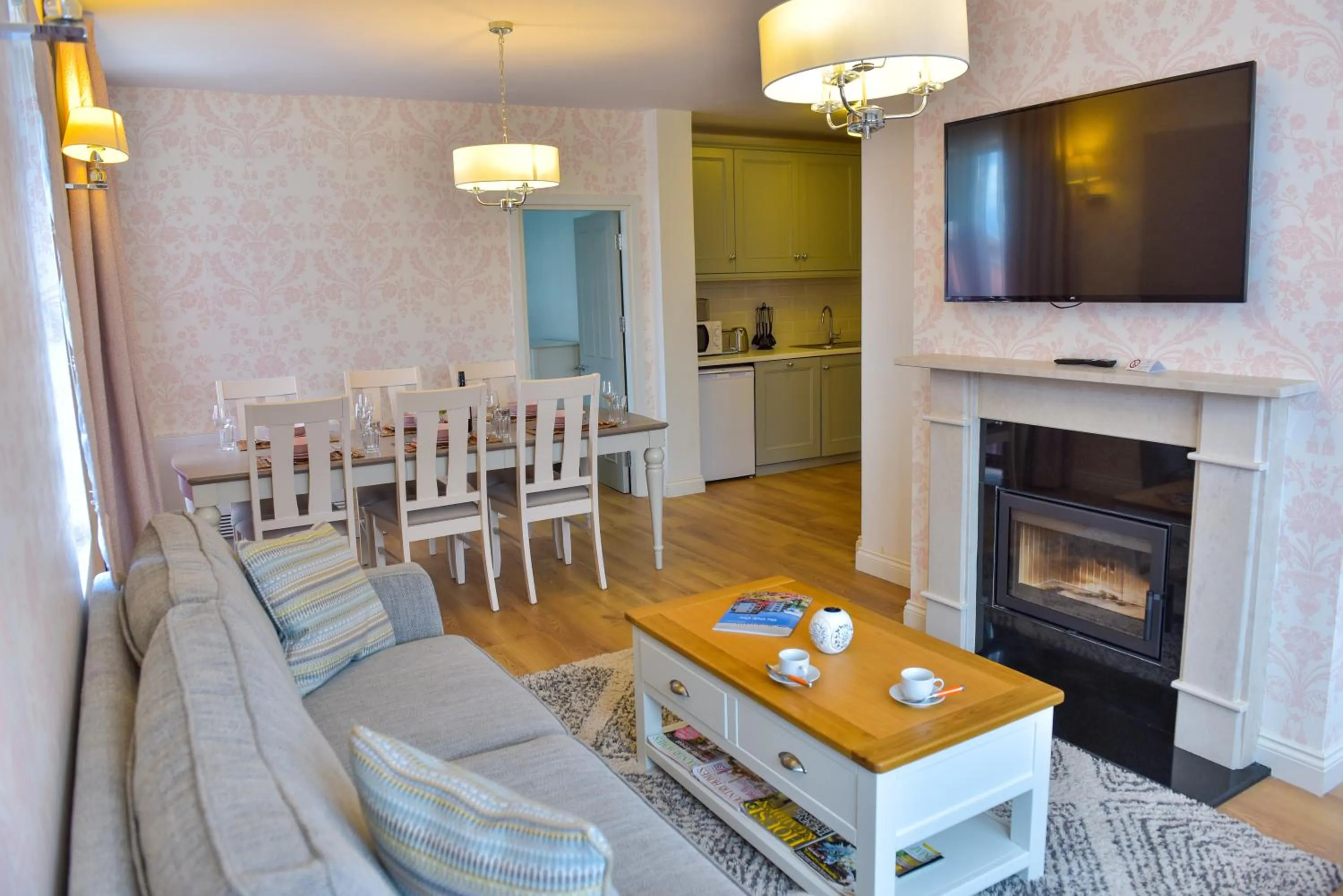 Kitchen or kitchenette in Predela 2 Aparthotel