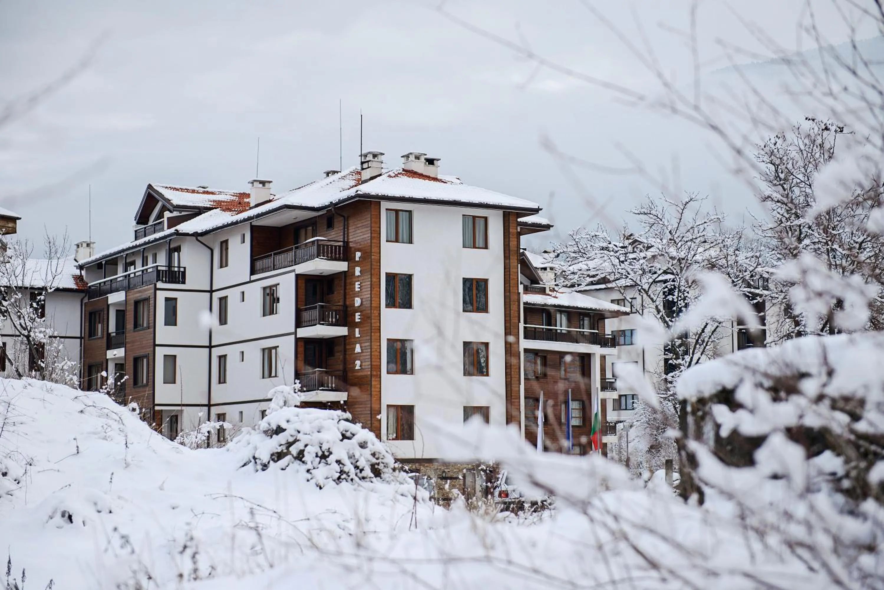 Facade/entrance in Predela 2 Aparthotel