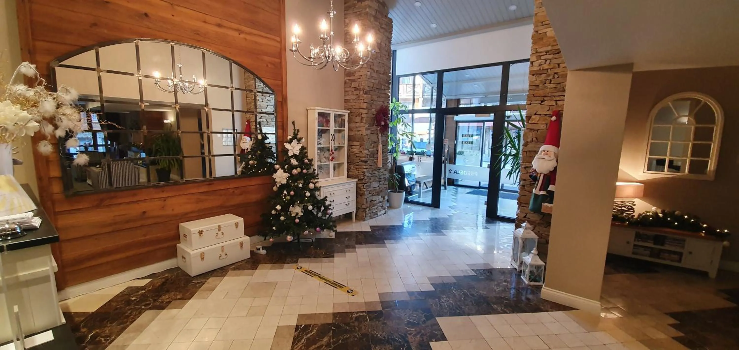 Lobby or reception in Predela 2 Aparthotel