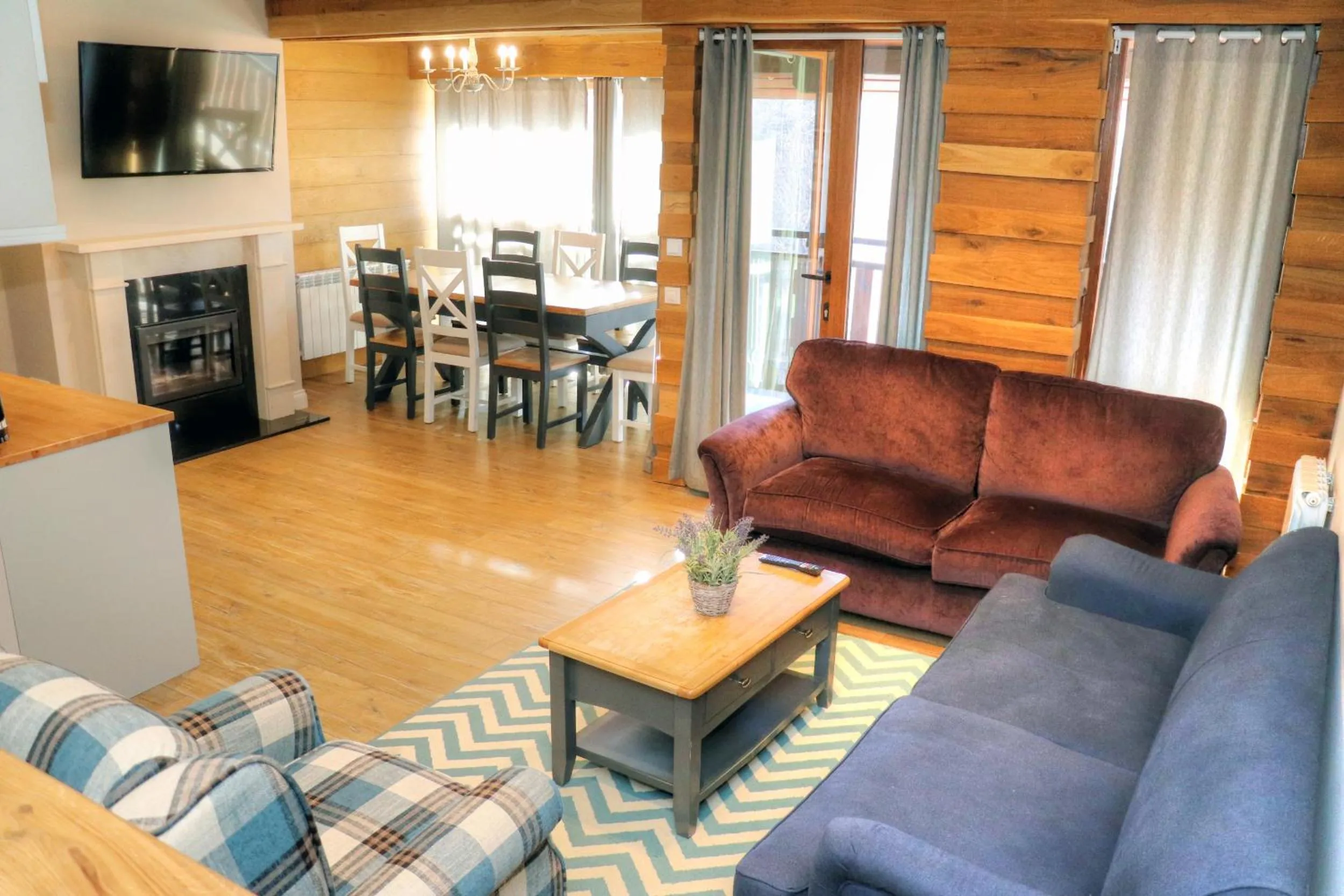 TV and multimedia in Predela 2 Aparthotel