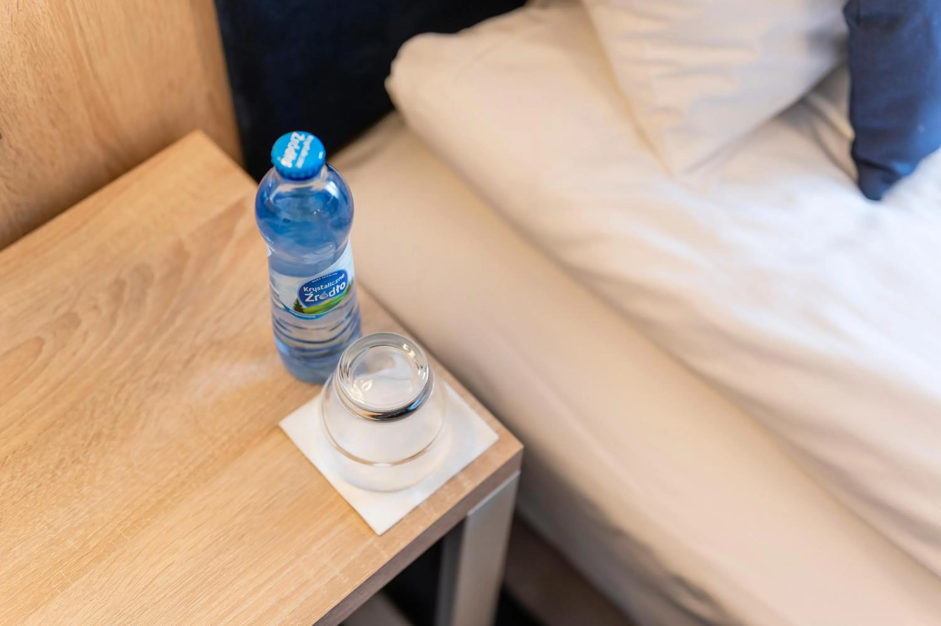 Drinks, Bed in Ignasiak Hotel