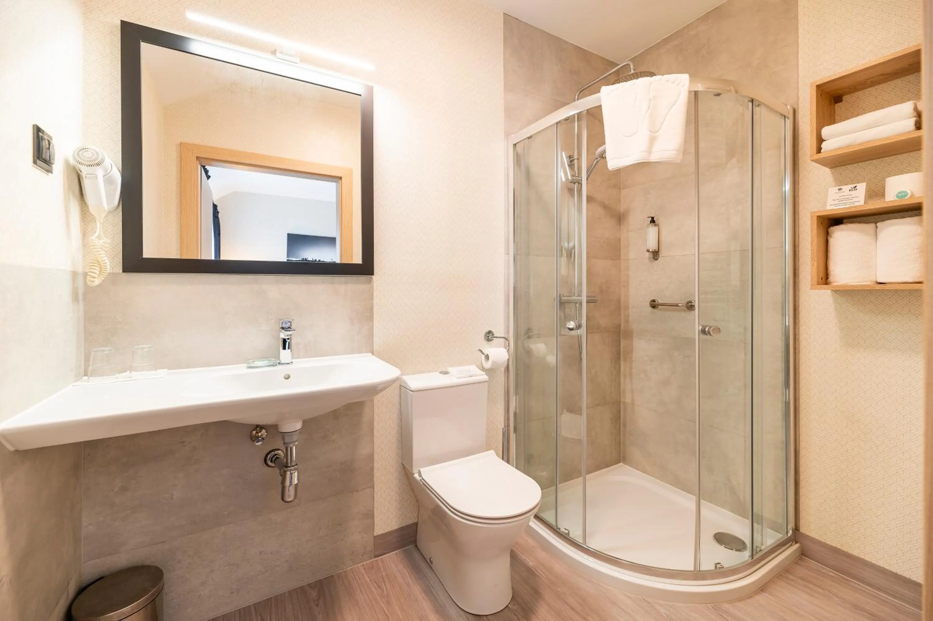 Shower in Ignasiak Hotel