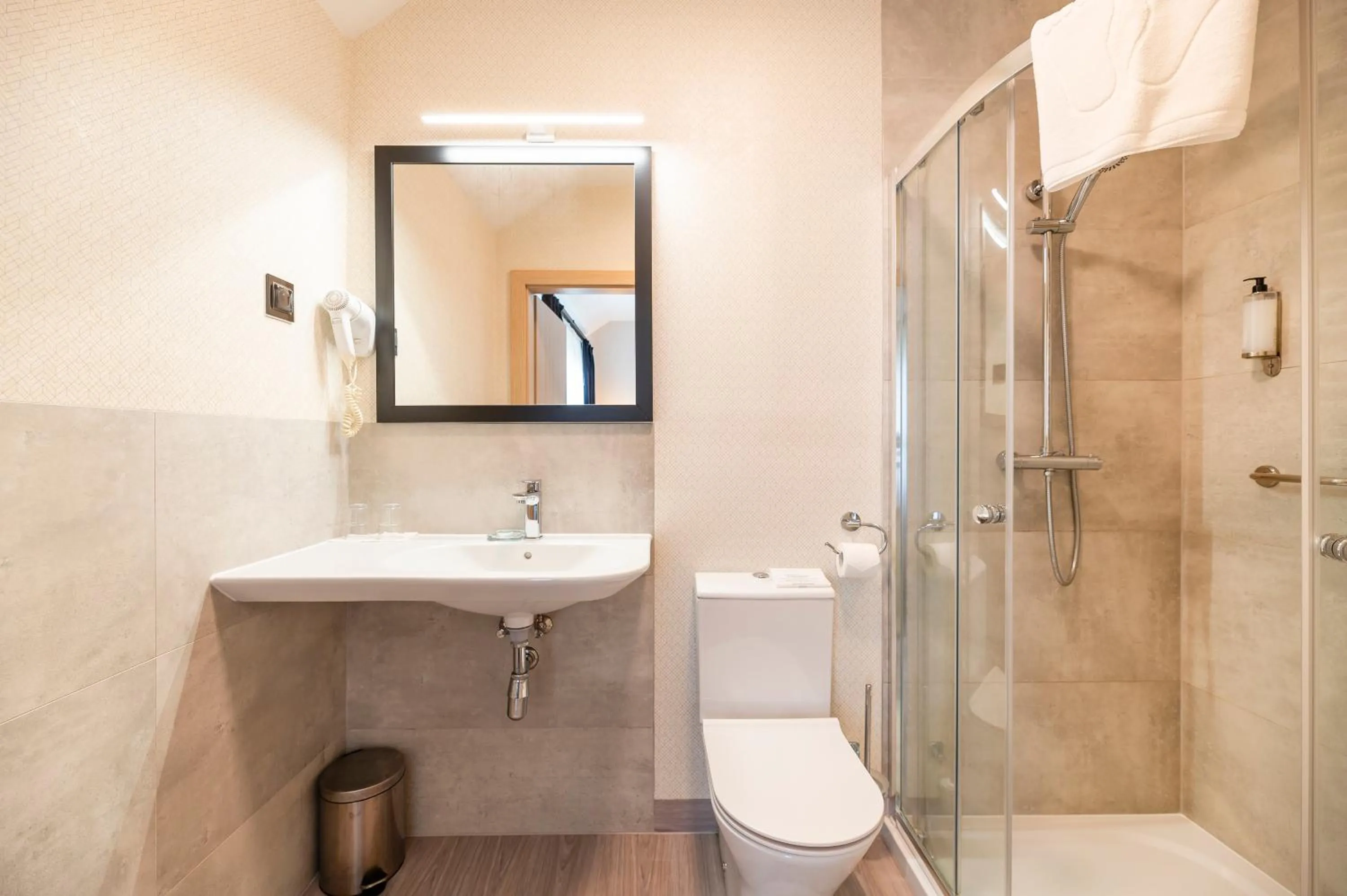 Shower in Ignasiak Hotel