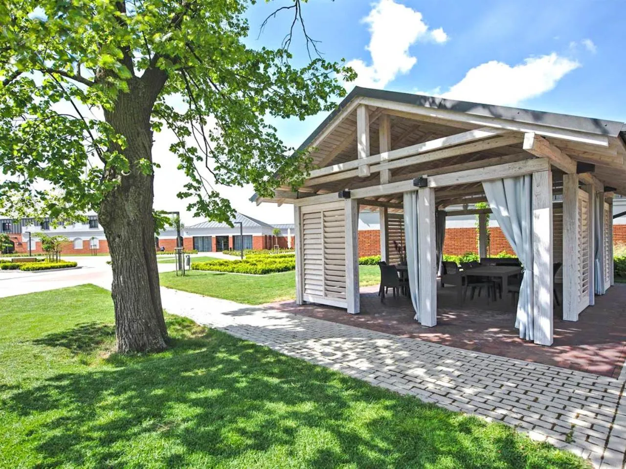 Property building in Ignasiak Hotel