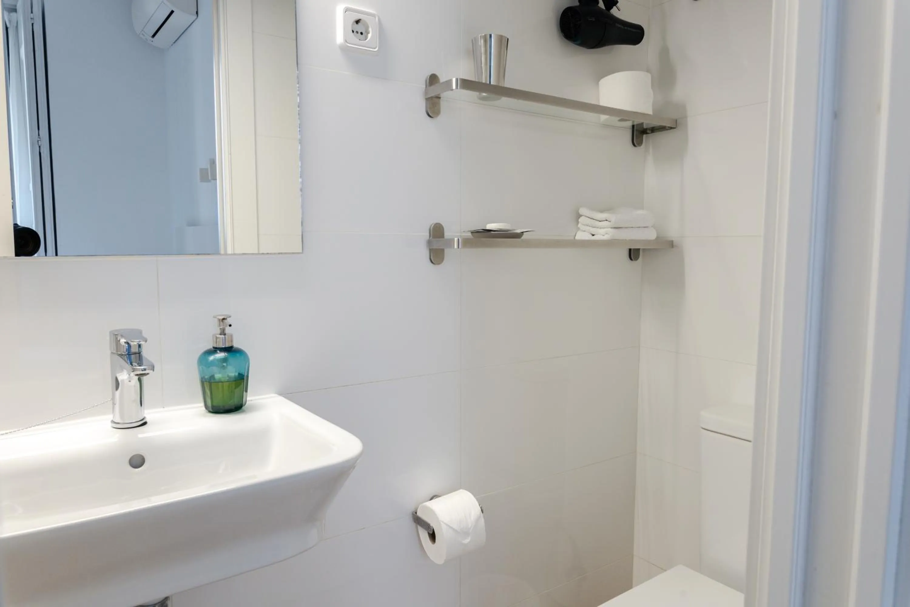 Bathroom in Hostal La Zona