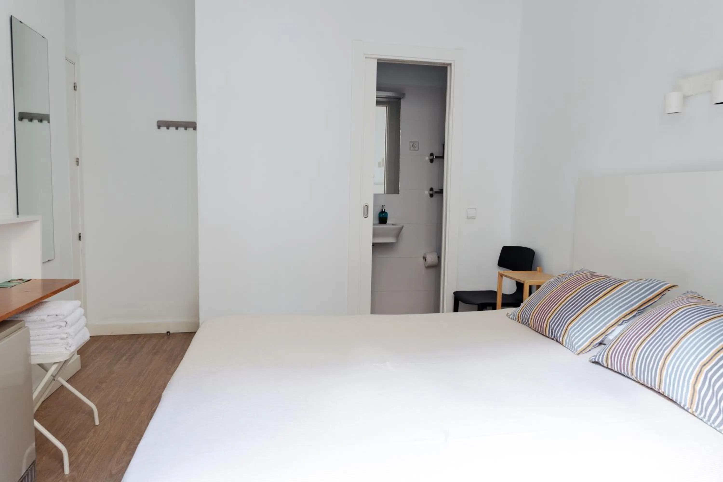 Photo of the whole room, Bed in Hostal La Zona