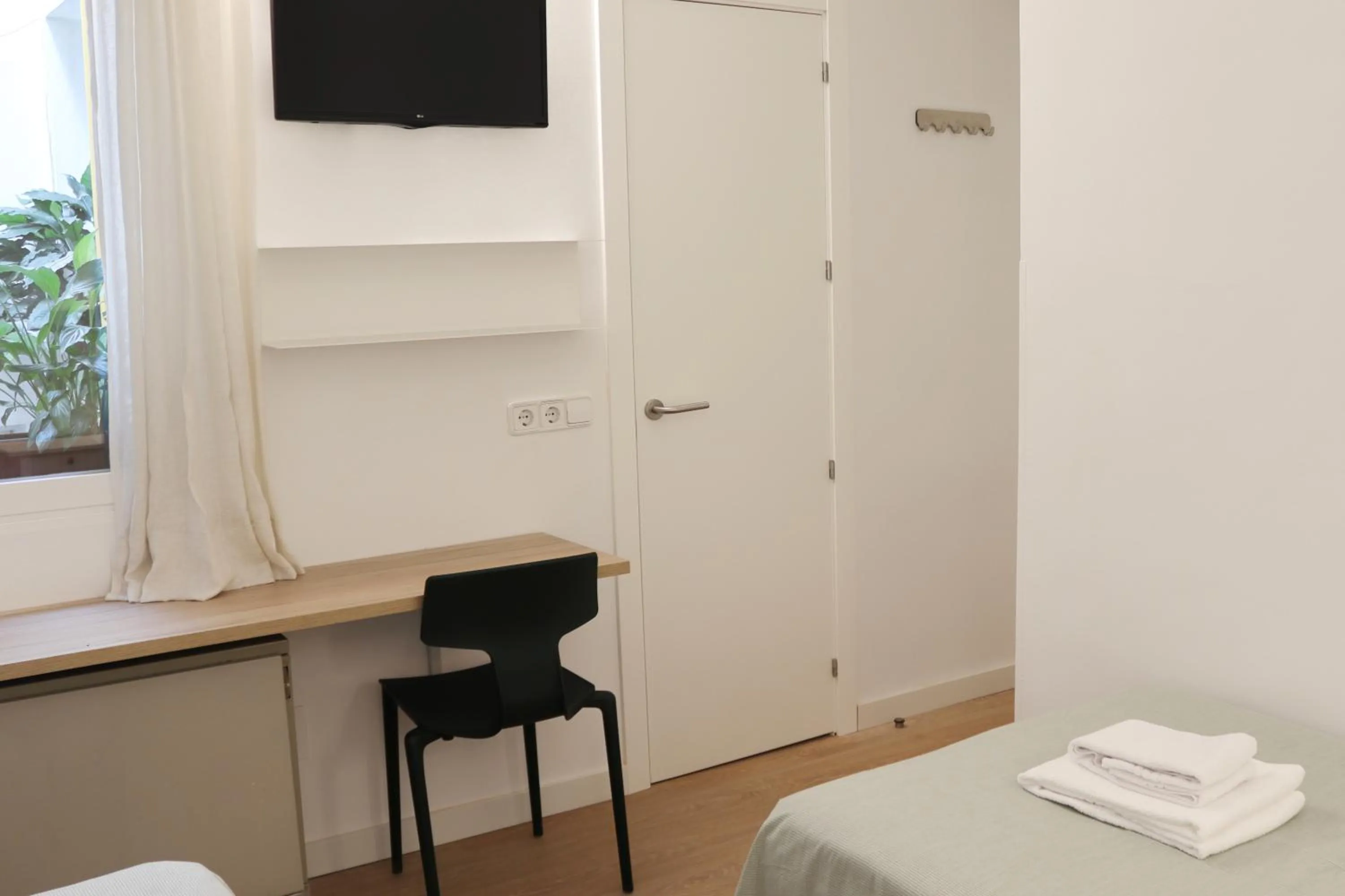 Twin Room in Hostal La Zona