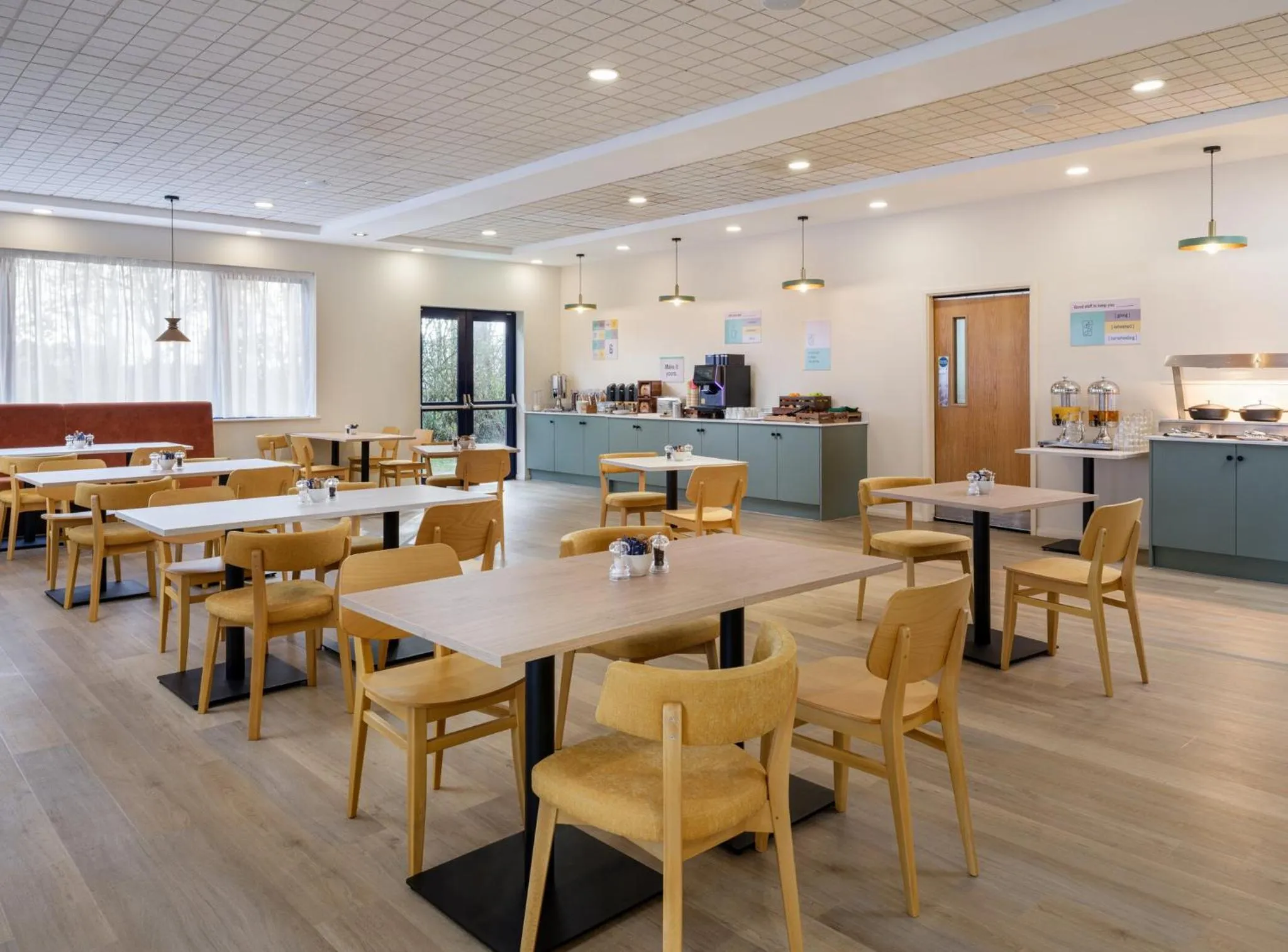 Restaurant/places to eat in Garner Hotel Rotherham East by IHG