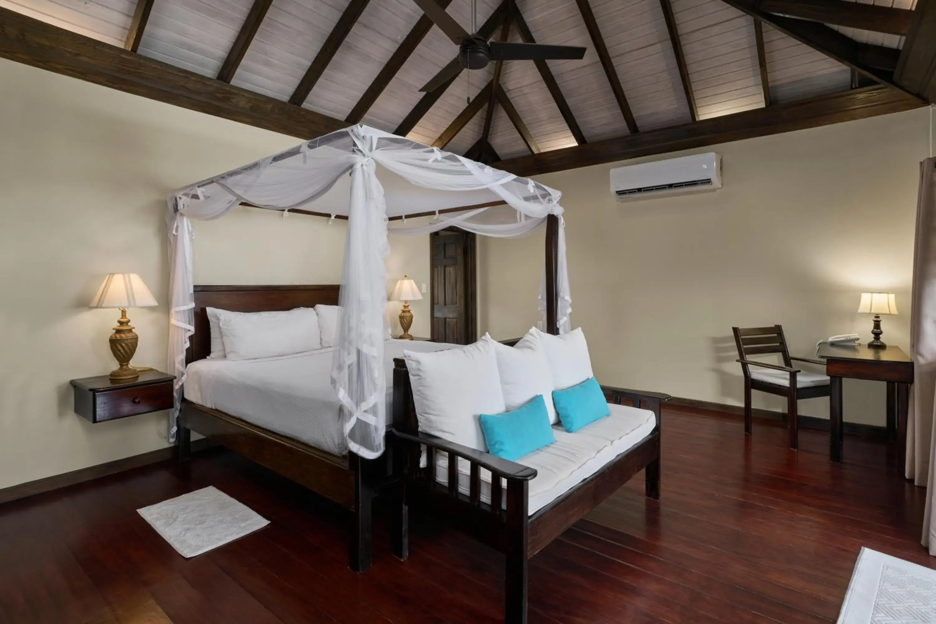 Bedroom, Bed in Keyonna Beach - All Inclusive - Couples Only Bedroom, Bed in Keyonna Beach - All Inclusive - Couples Only