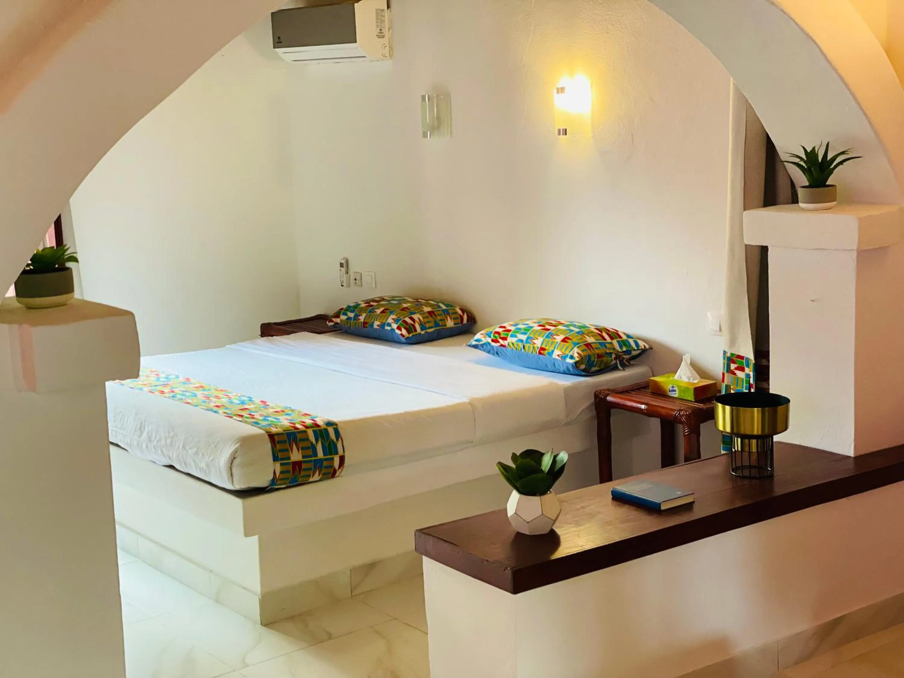 Bedroom, Bed in African Queen Lodge