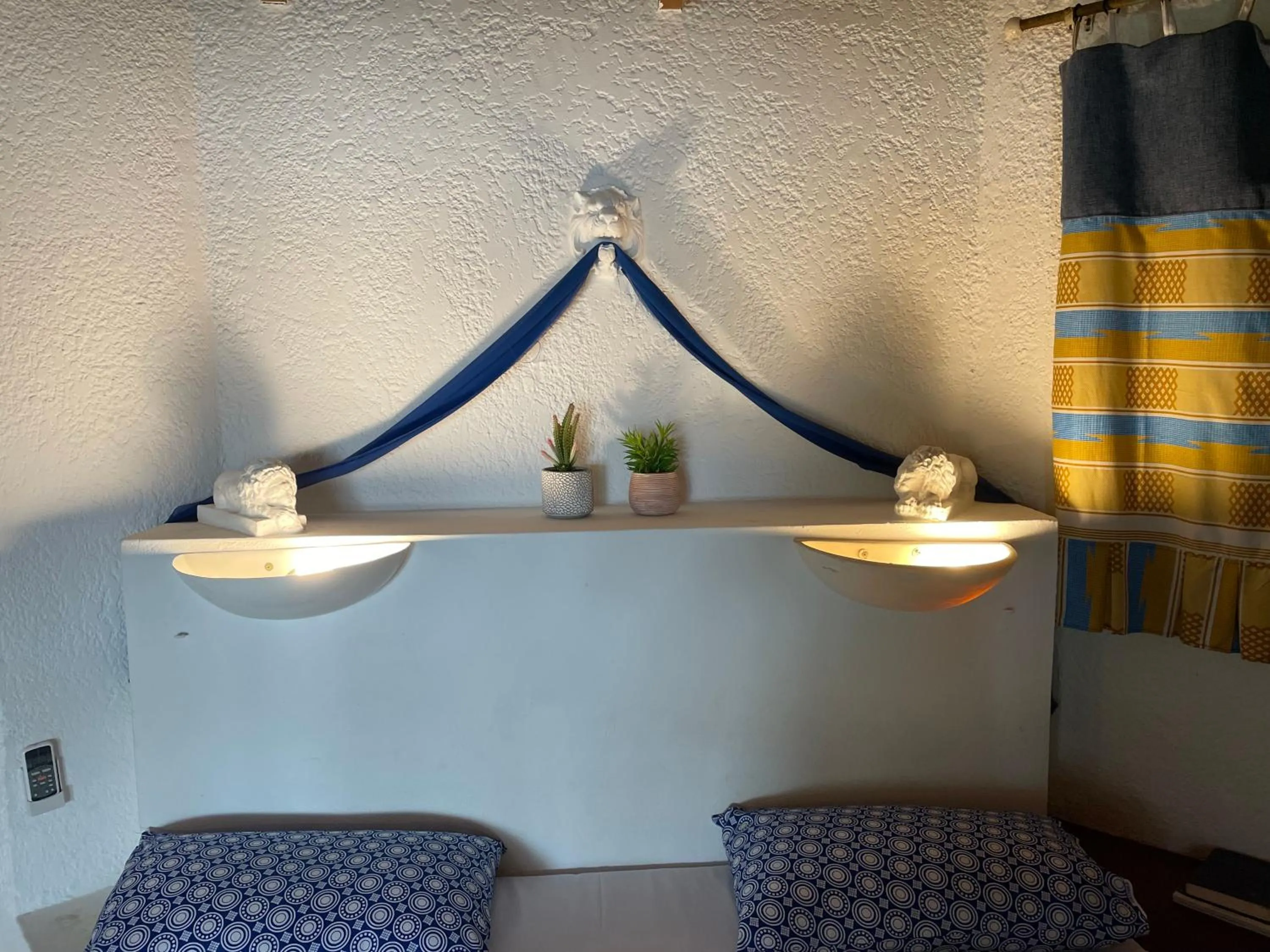 Bedroom in African Queen Lodge