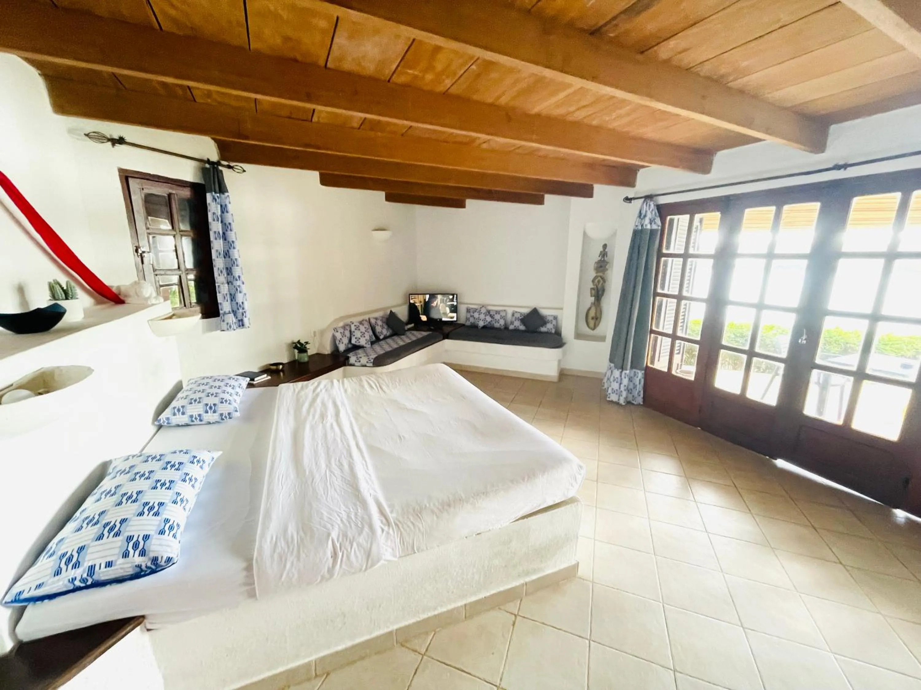 Bedroom, Bed in African Queen Lodge