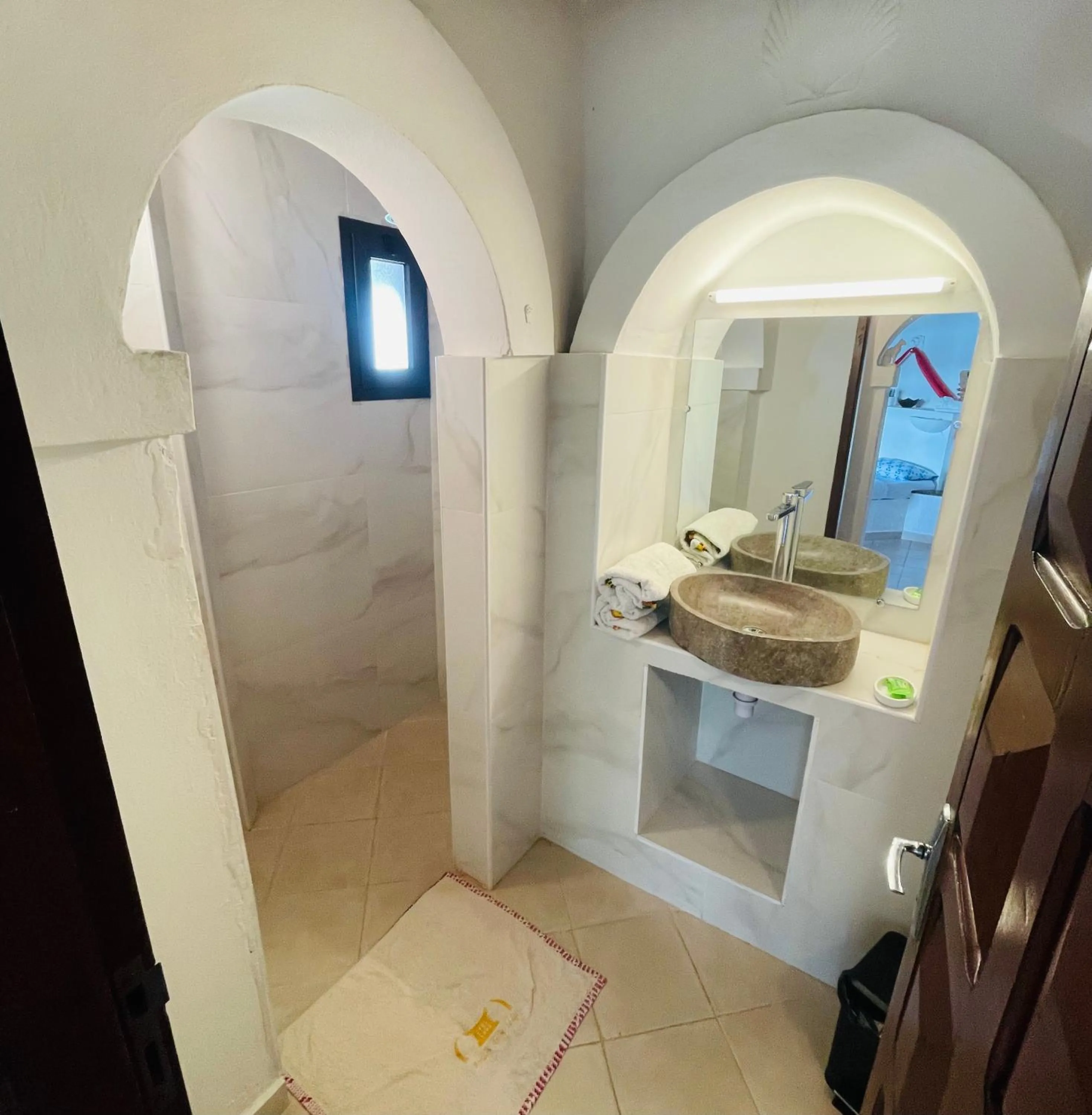 African Queen Lodge