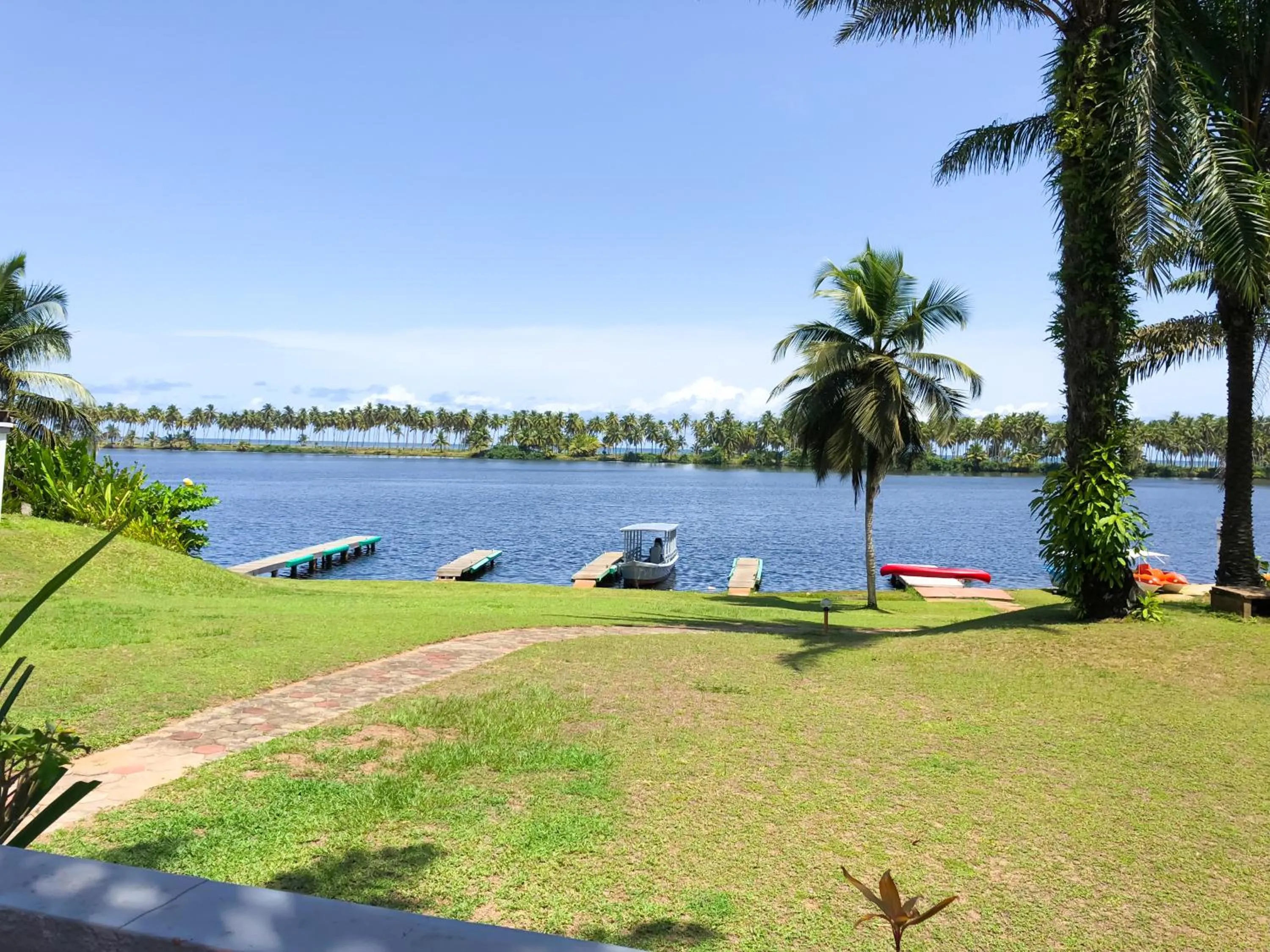 Beach in African Queen Lodge