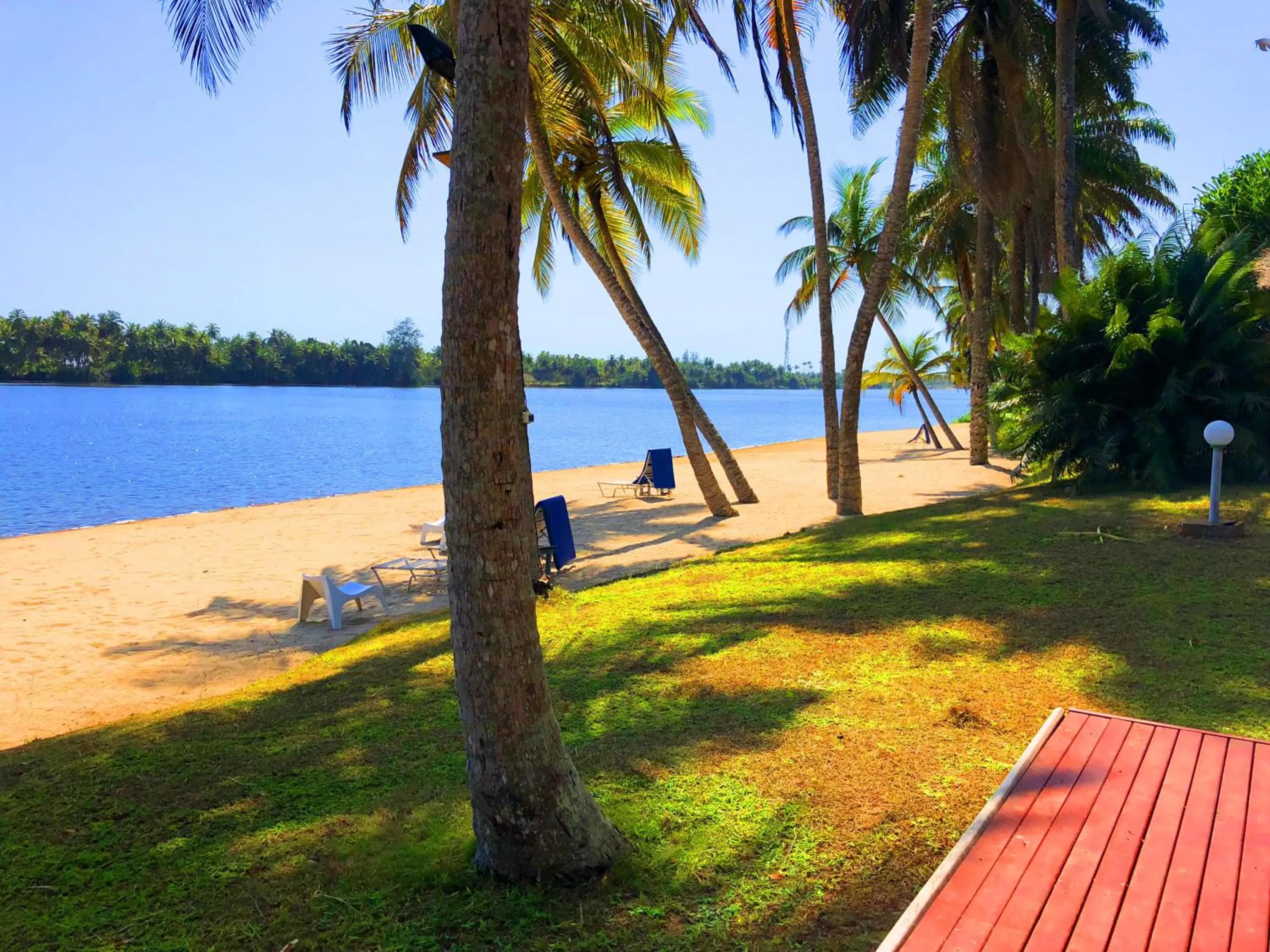 Beach in African Queen Lodge