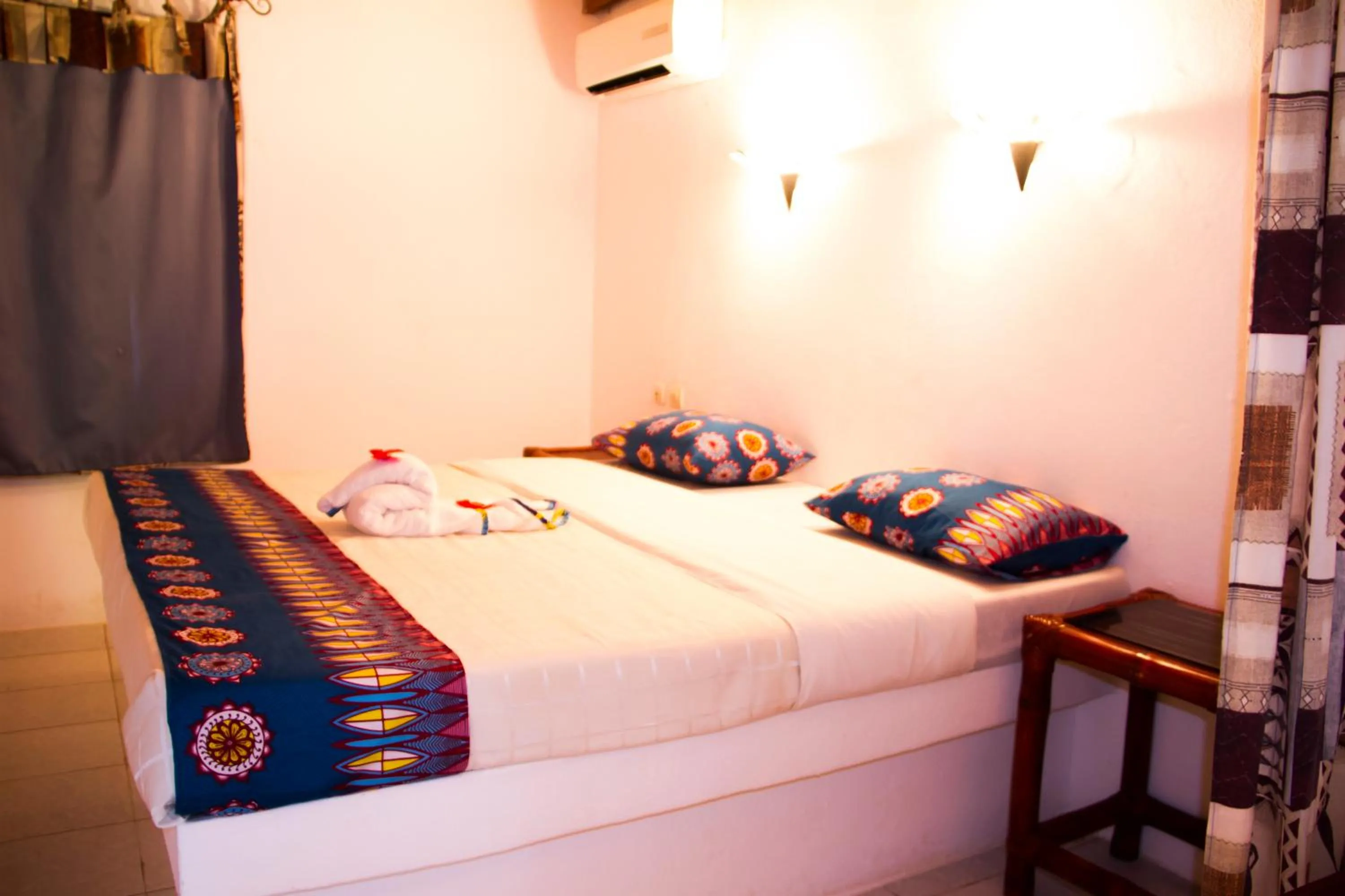 Bedroom, Bed in African Queen Lodge