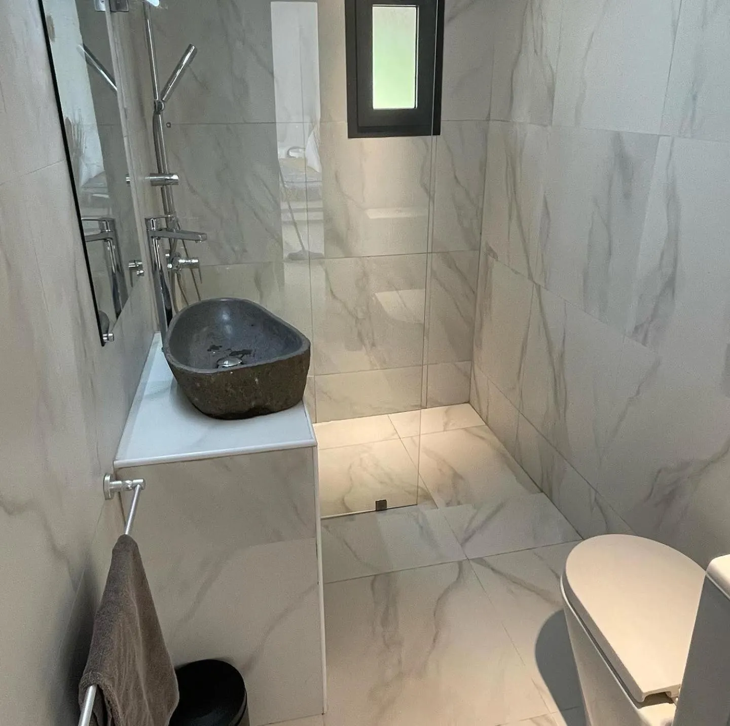 Shower in African Queen Lodge