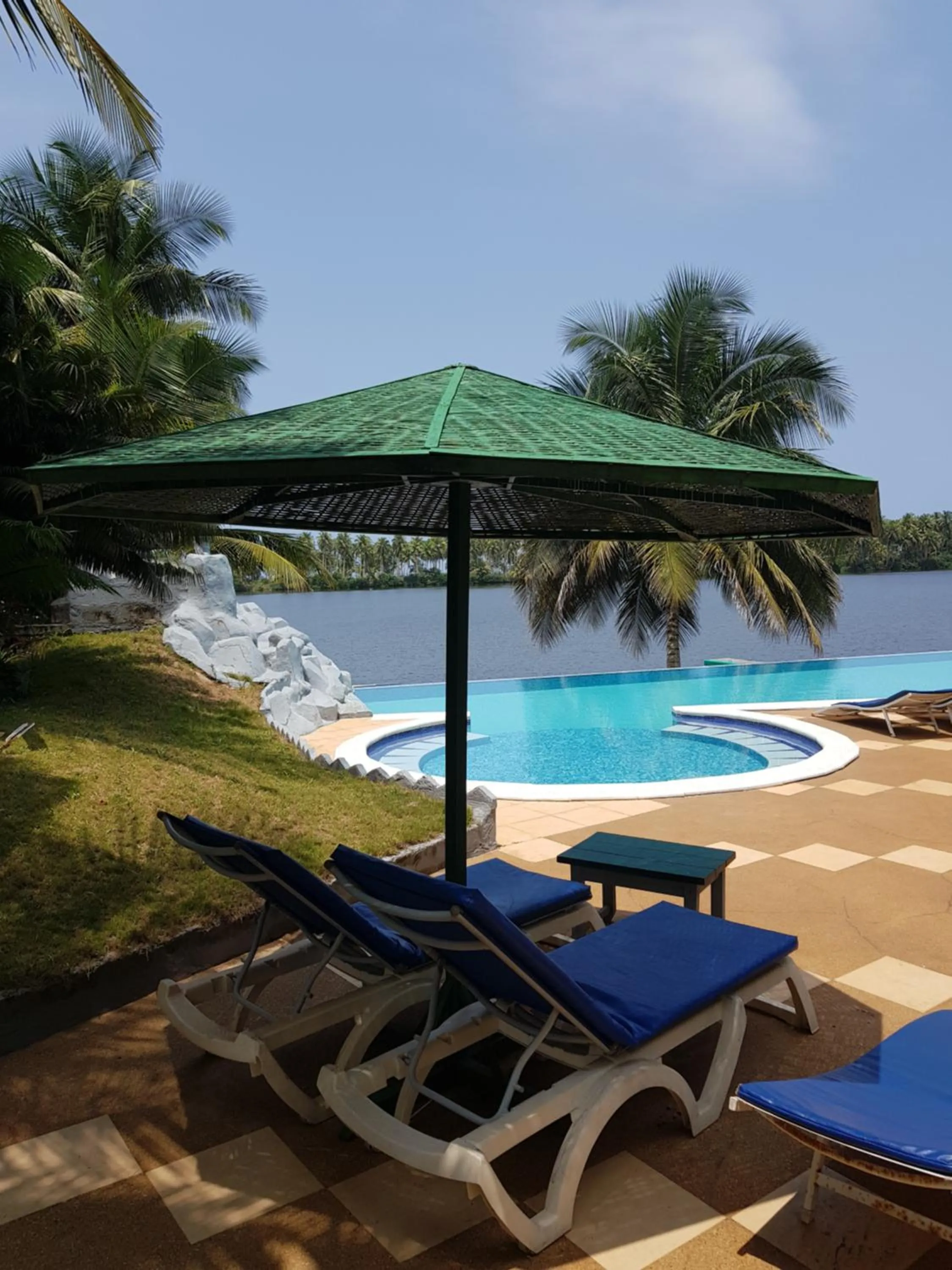 Swimming pool in African Queen Lodge