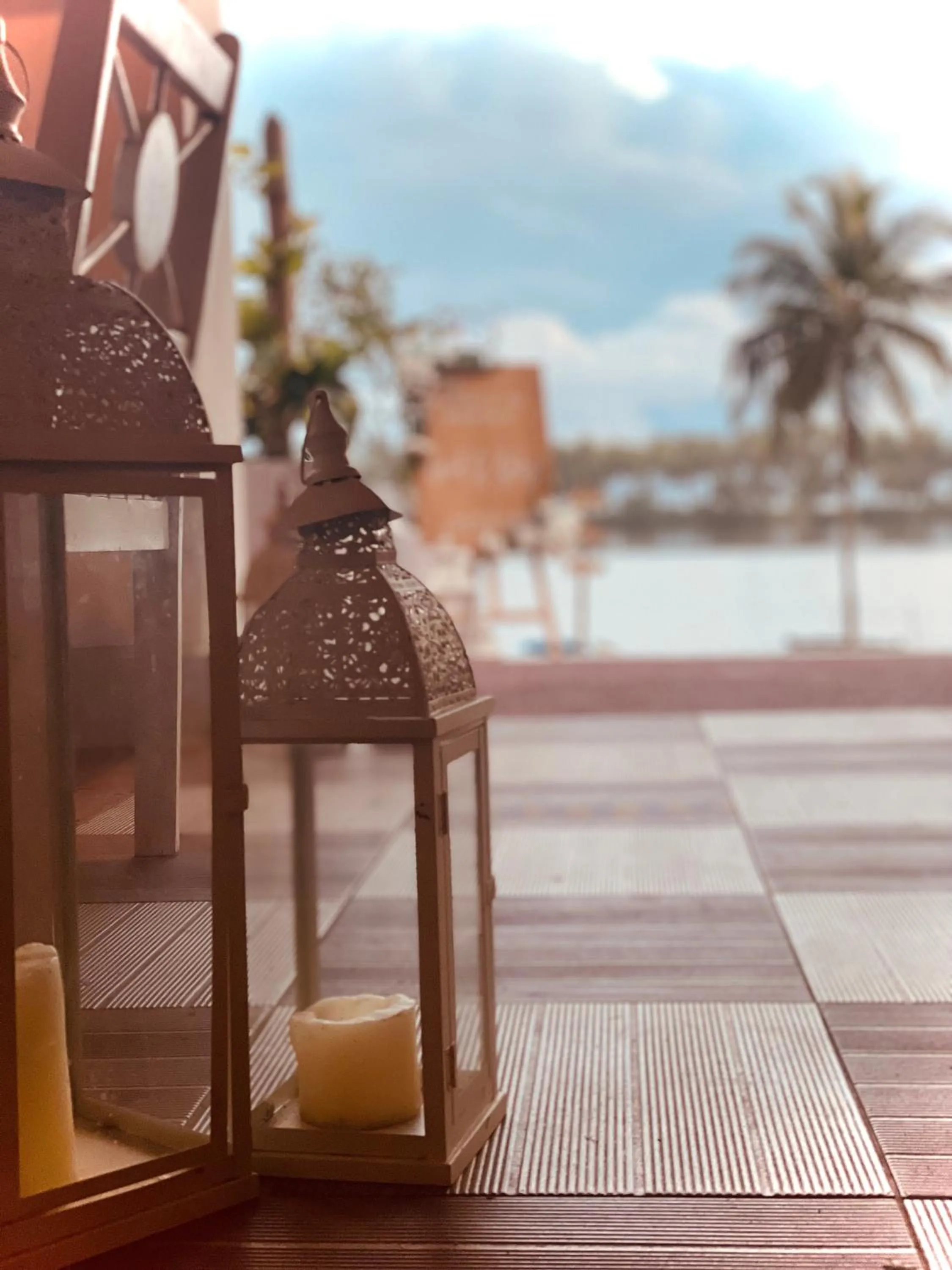 Restaurant/places to eat in African Queen Lodge