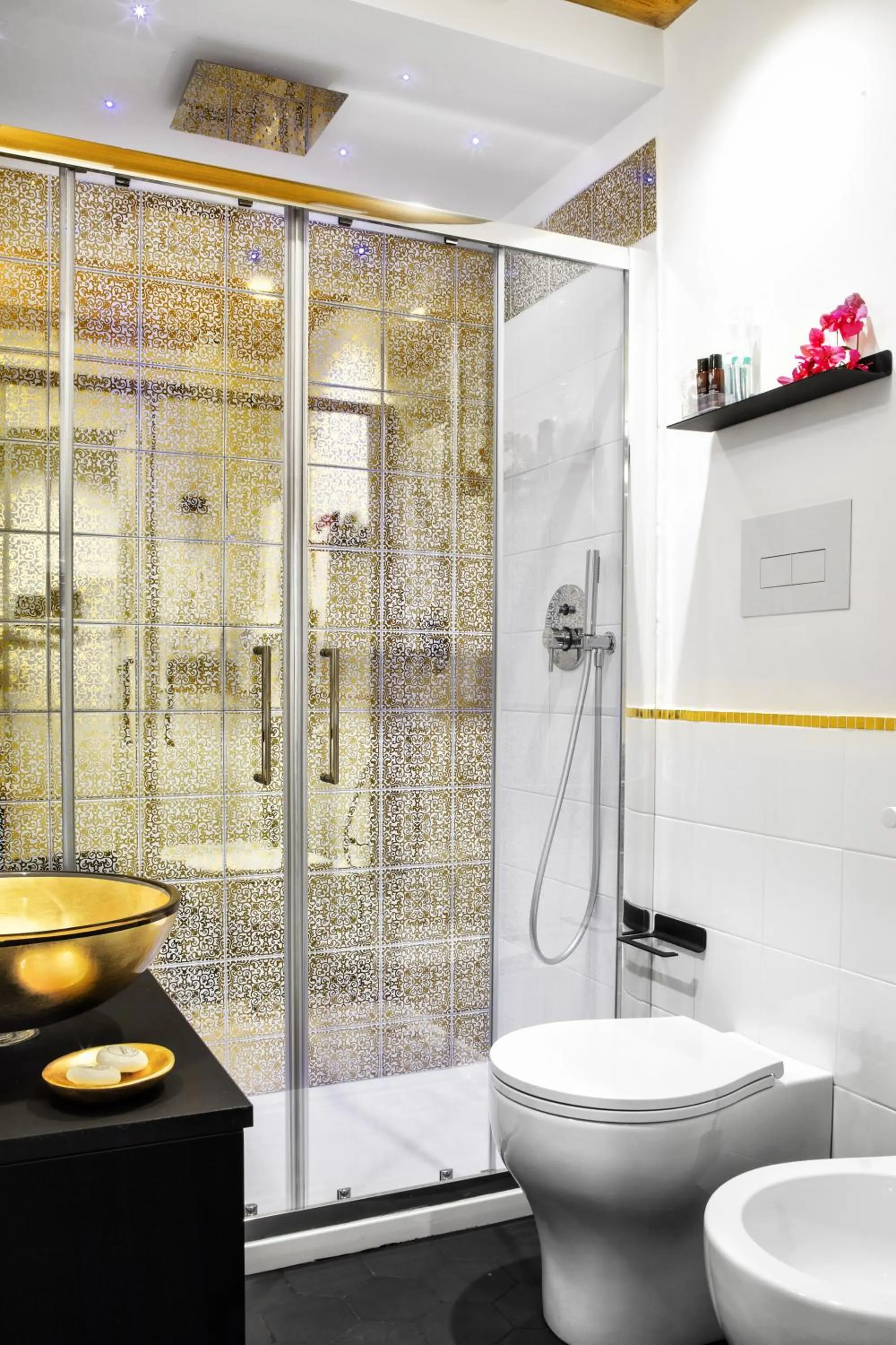 Shower in Manzoni 46 - Ospitalità siciliana