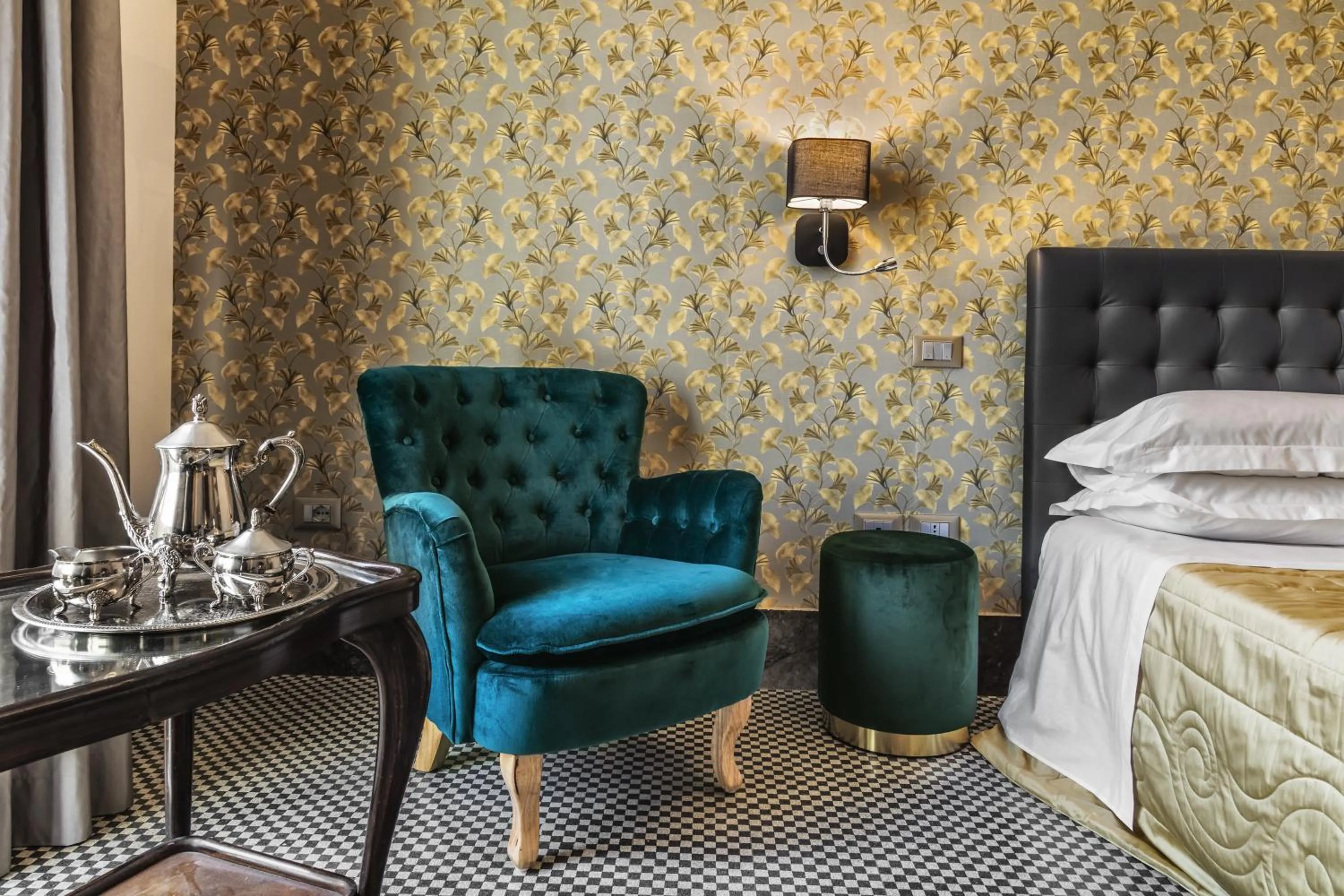 Decorative detail, Bed in Manzoni 46 - Ospitalità siciliana