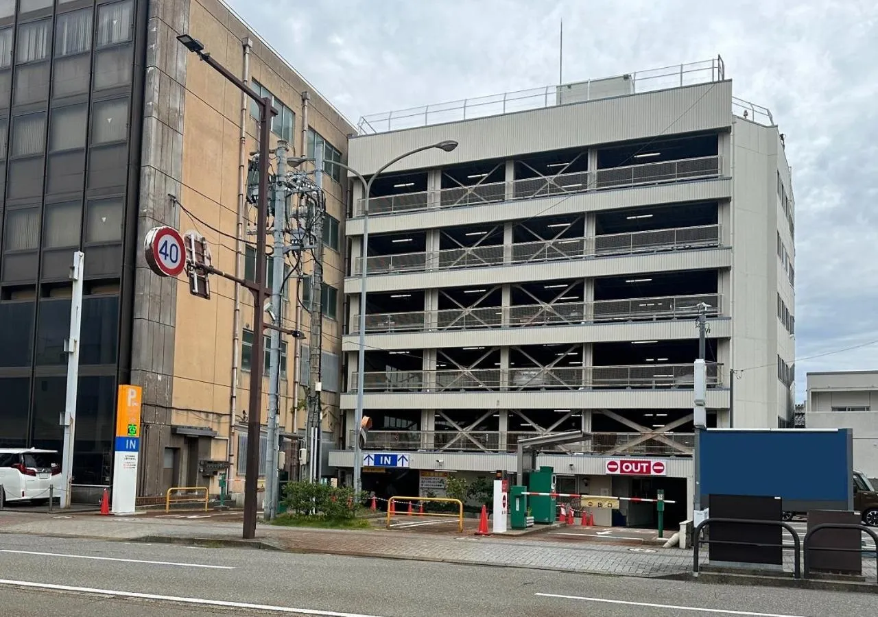 Parking in APA Hotel Kanazawa Katamachi