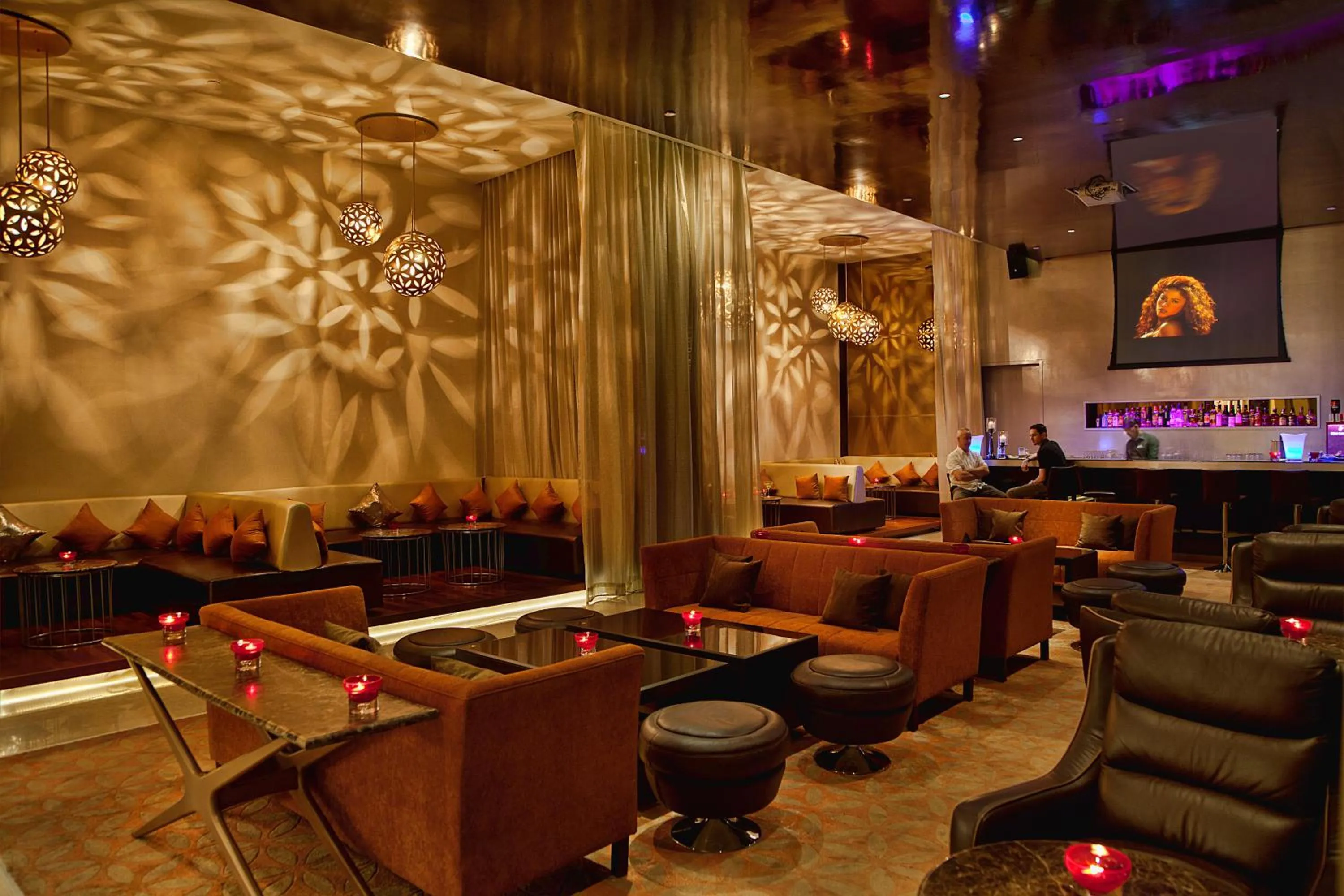 Restaurant/places to eat in Novotel Visakhapatnam Varun Beach