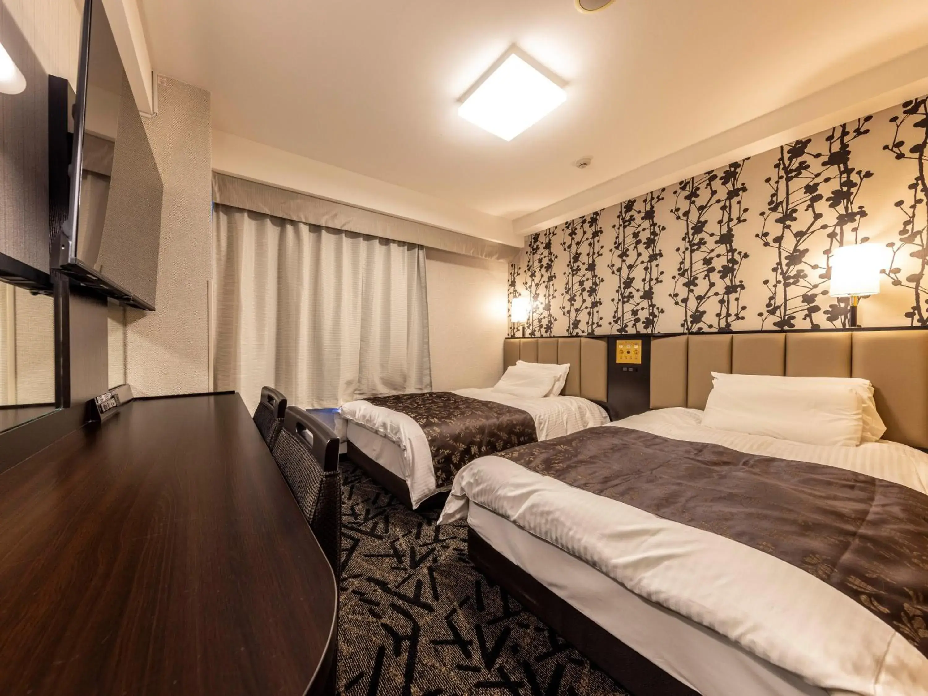 Photo of the whole room, Bed in APA Hotel Kagadaishoji Ekimae Photo of the whole room, Bed in APA Hotel Kagadaishoji Ekimae