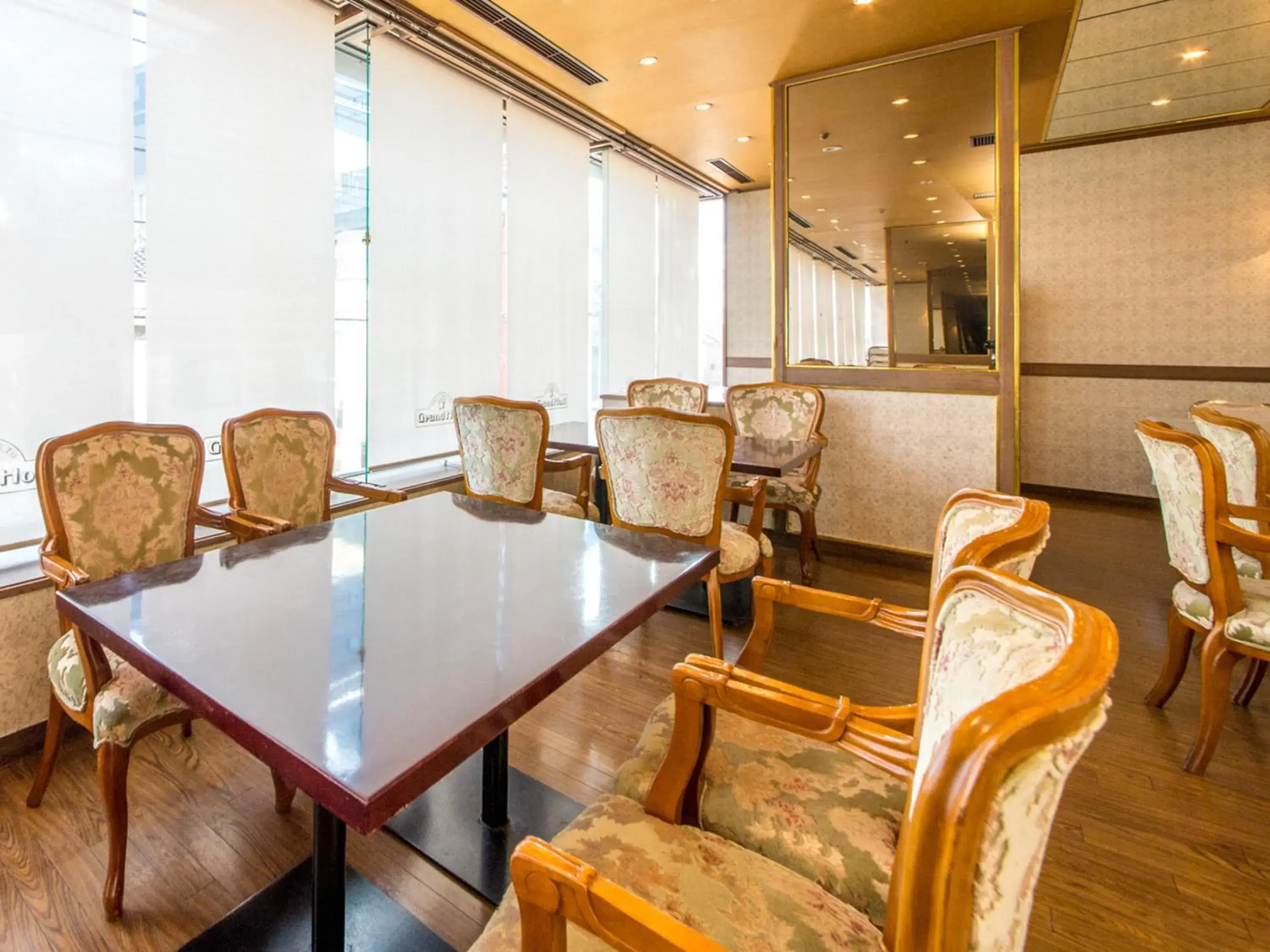 Restaurant/places to eat in APA Hotel Komatsu Grand Restaurant/places to eat in APA Hotel Komatsu Grand