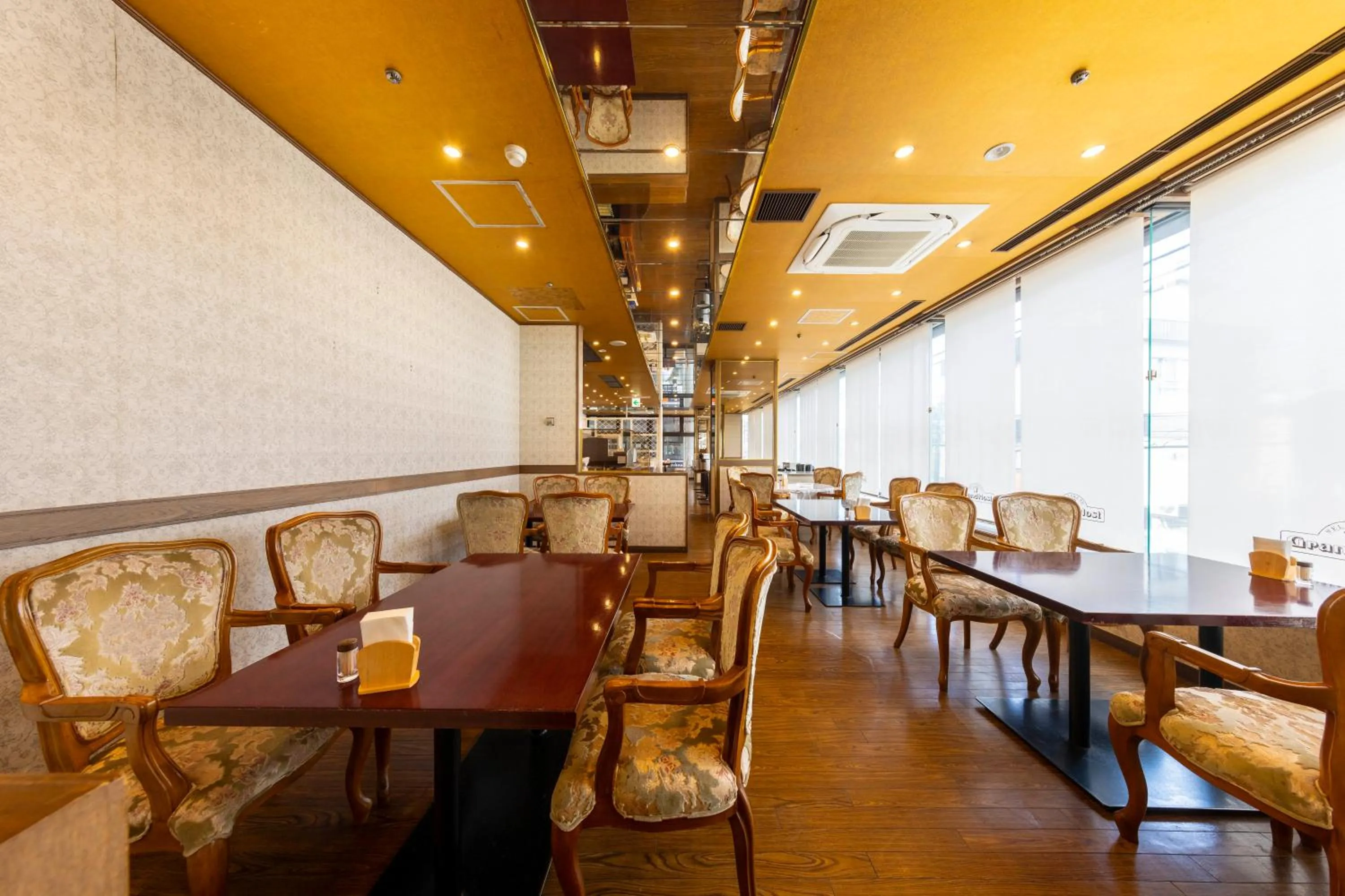 Restaurant/places to eat in APA Hotel Komatsu Grand