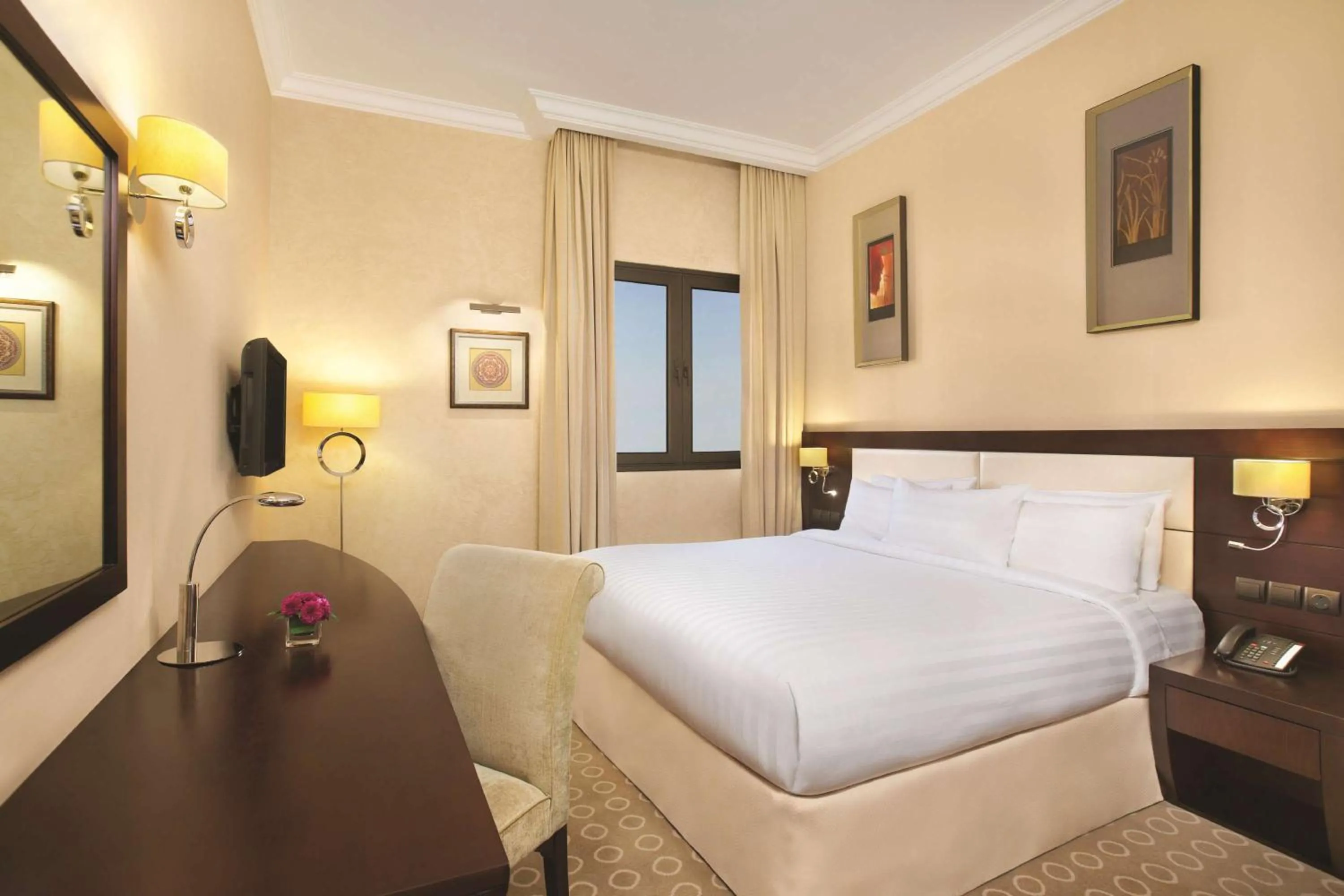 Bedroom, Bed in DoubleTree by Hilton Dhahran