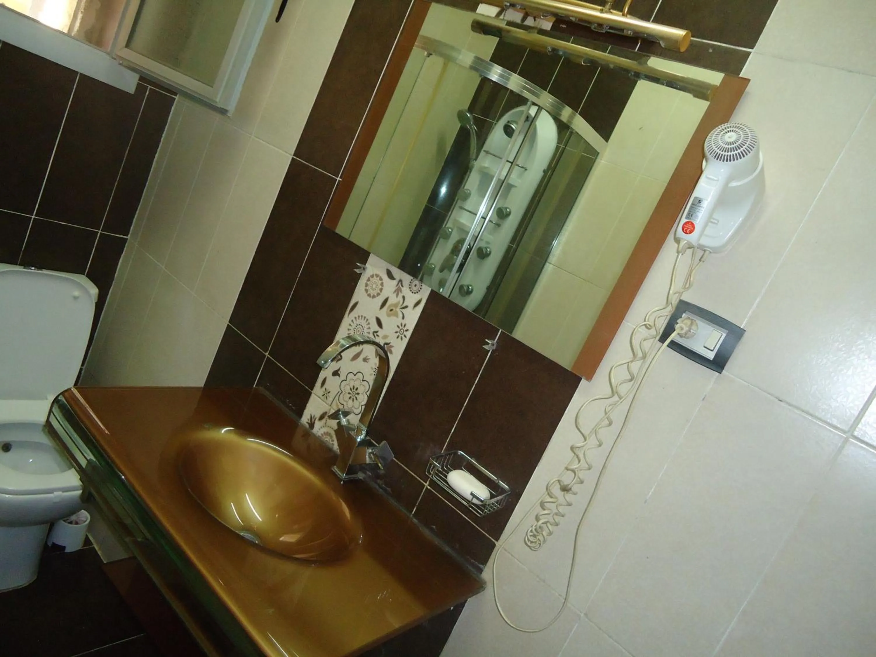 Shower in Freedom Hostel
