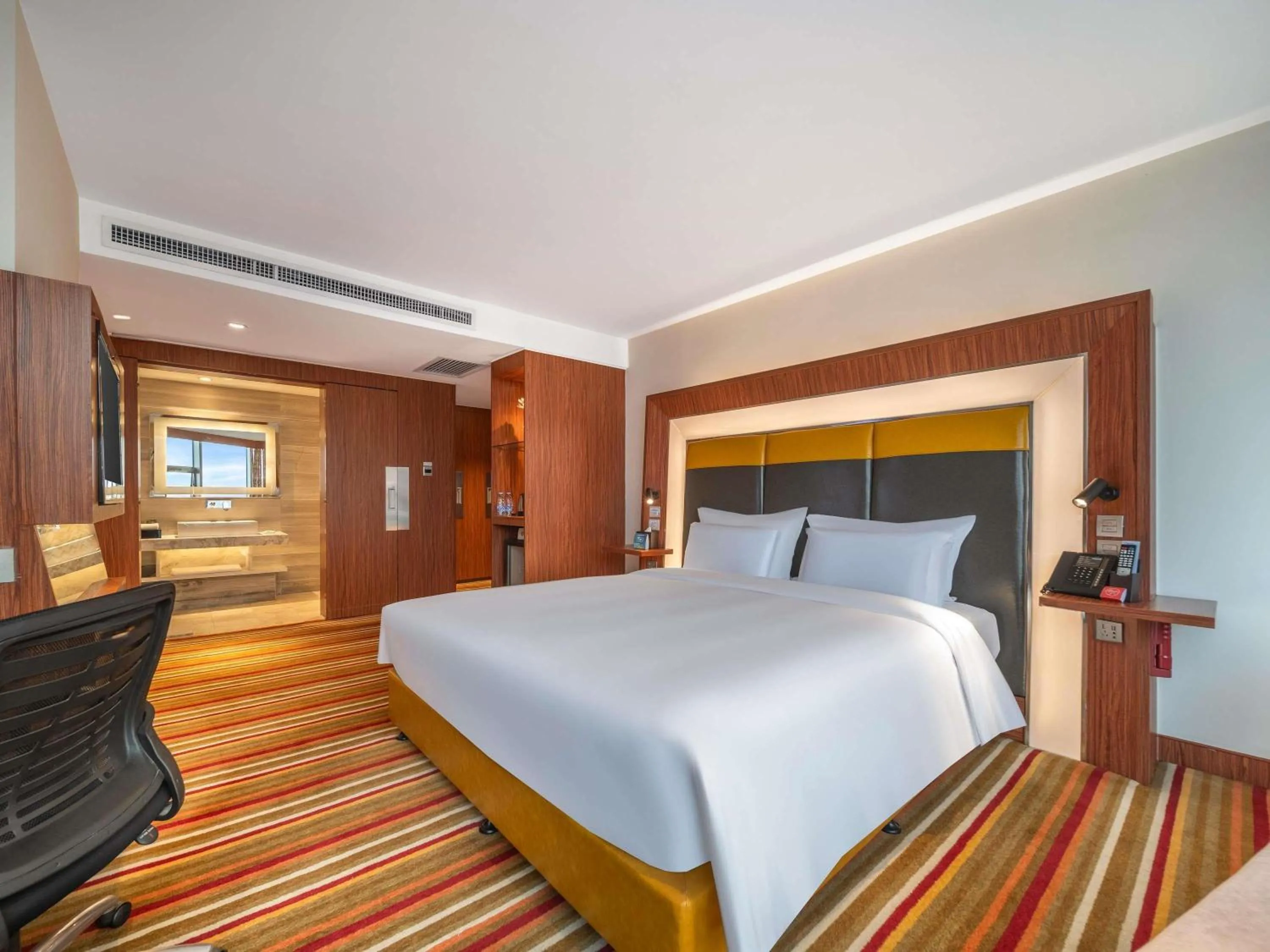 Bedroom, Bed in Novotel Zhengzhou Convention Centre