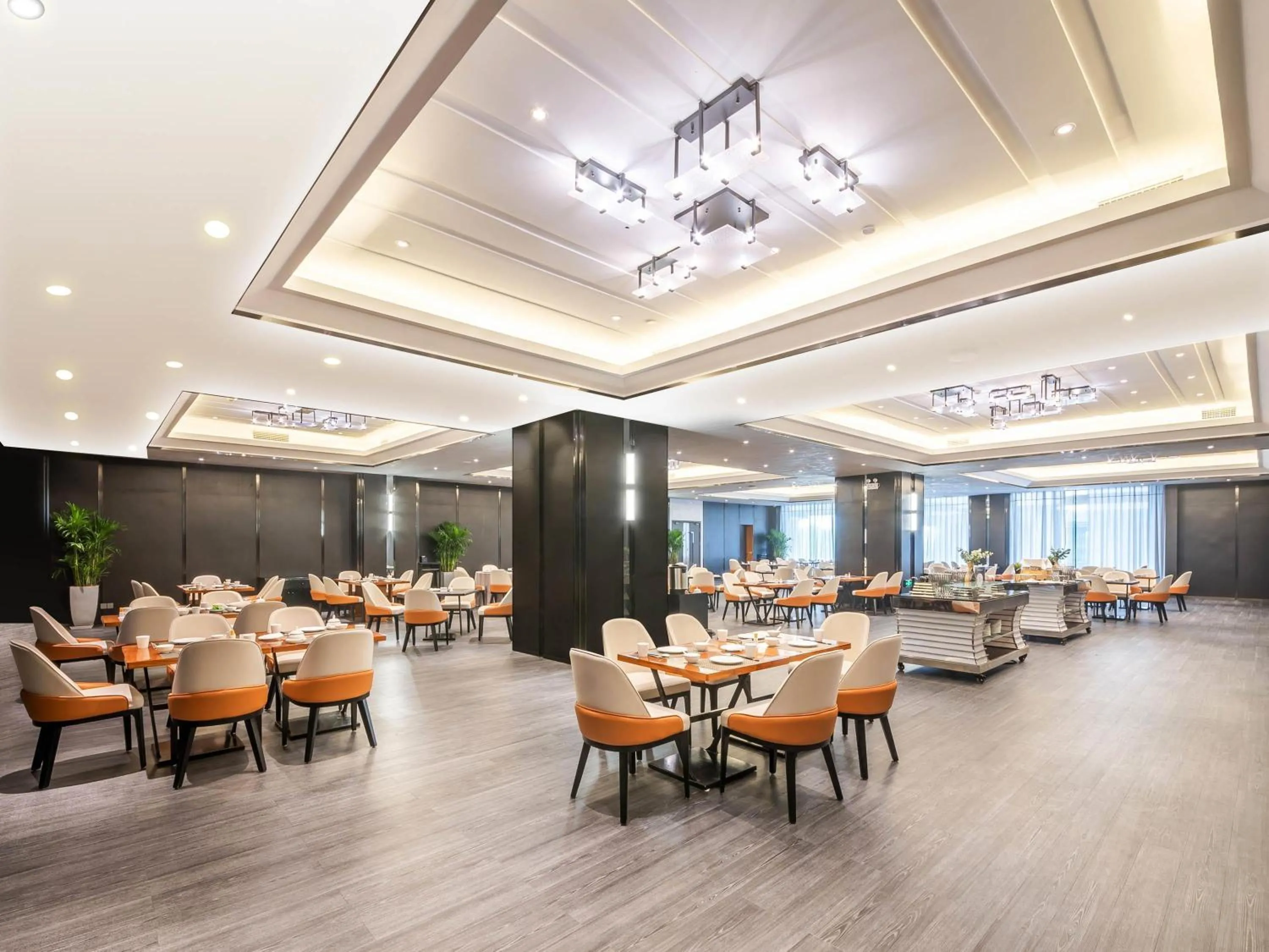 Restaurant/places to eat in Novotel Zhengzhou Convention Centre