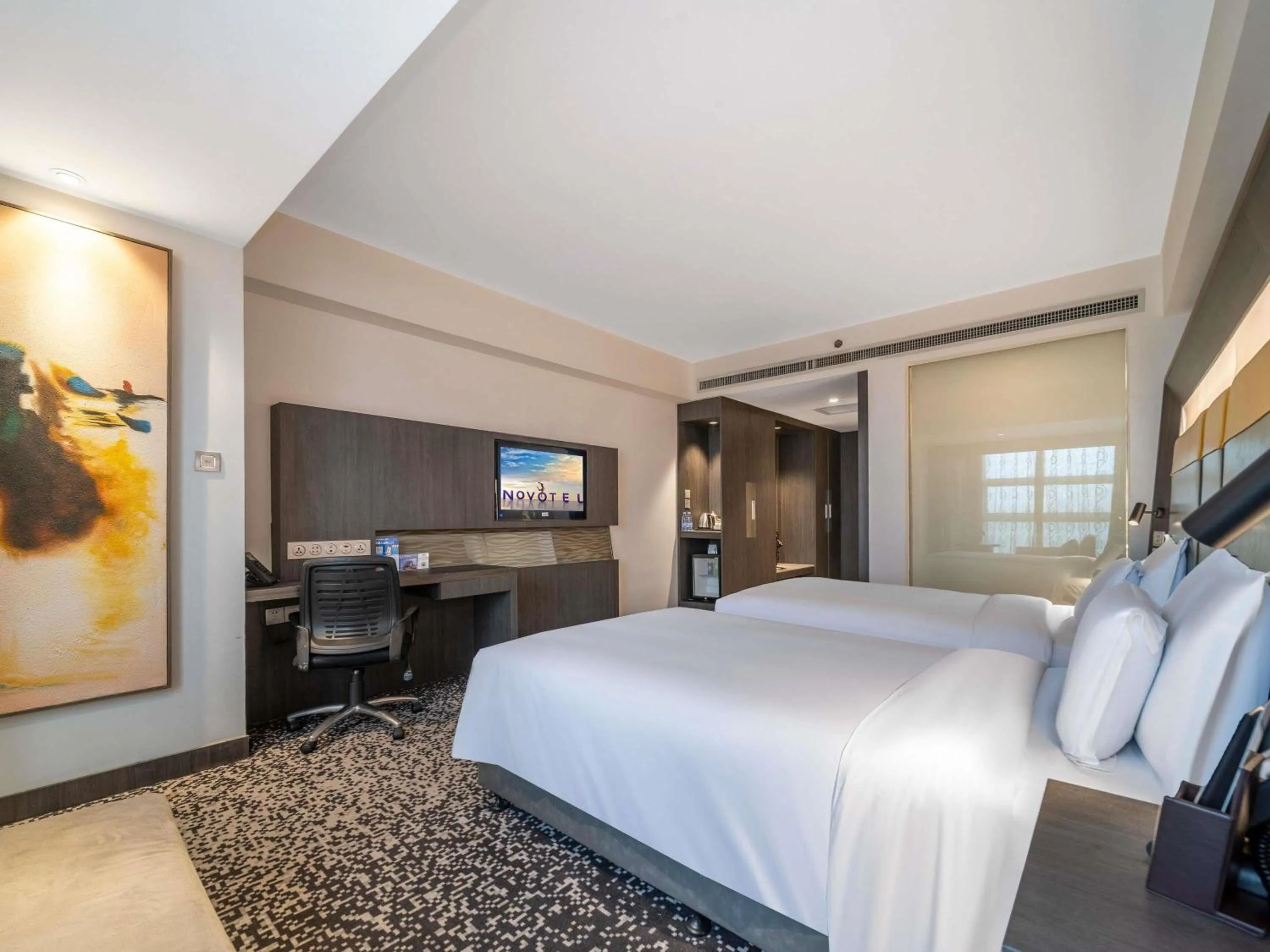 Bedroom, Bed in Novotel Zhengzhou Convention Centre