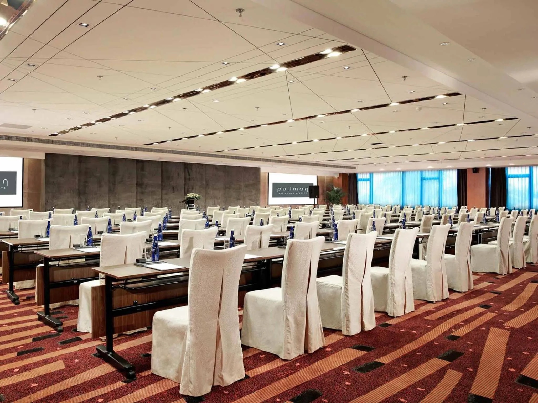 Meeting/conference room in Pullman Xiamen Powerlong