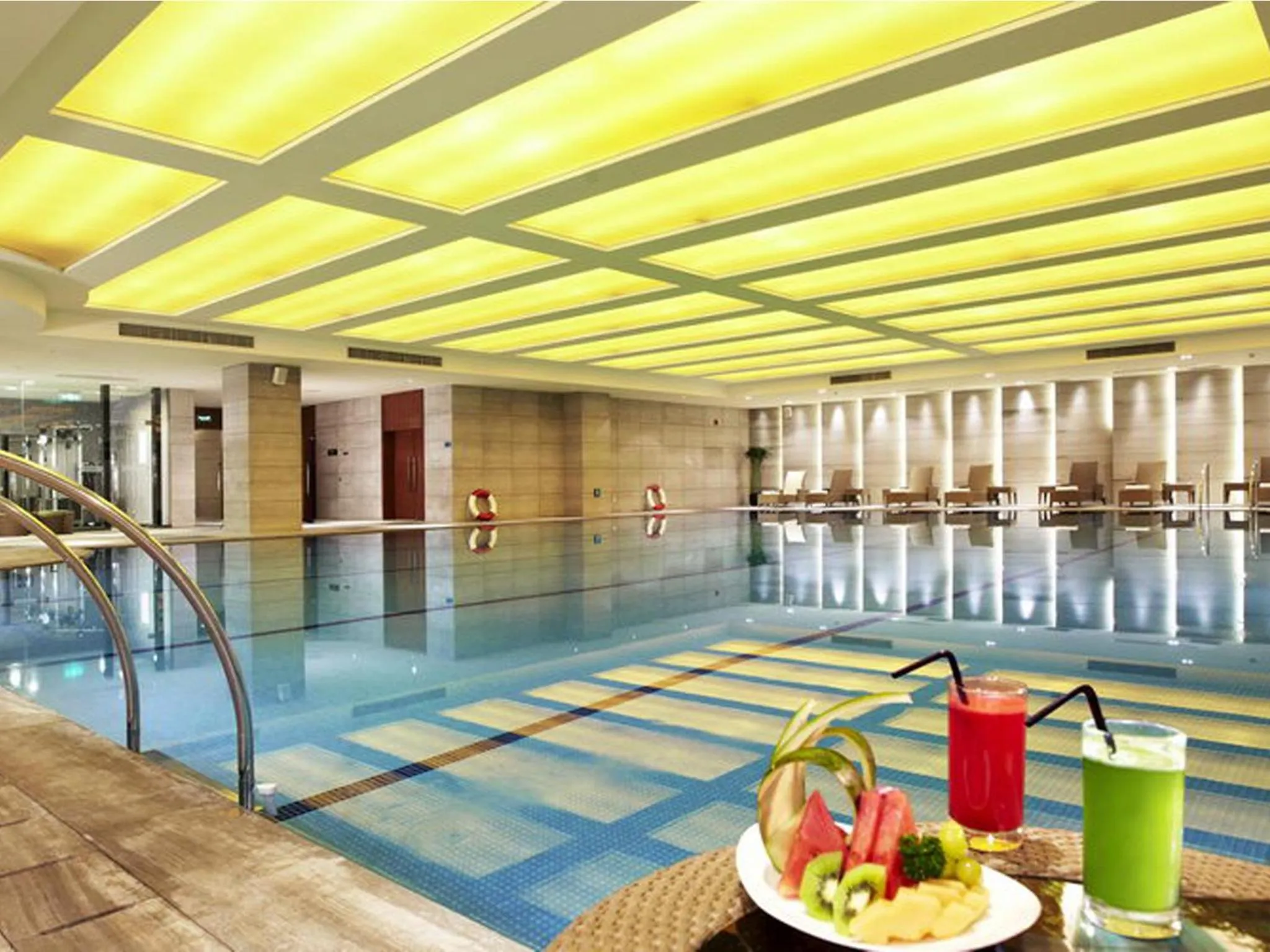 Swimming pool in Pullman Xiamen Powerlong