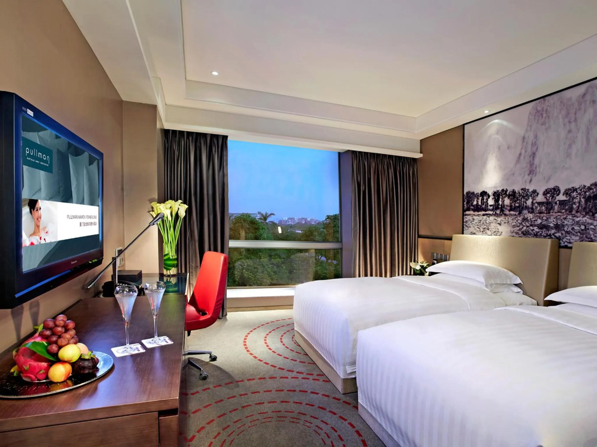 Seating area, Bed in Pullman Xiamen Powerlong