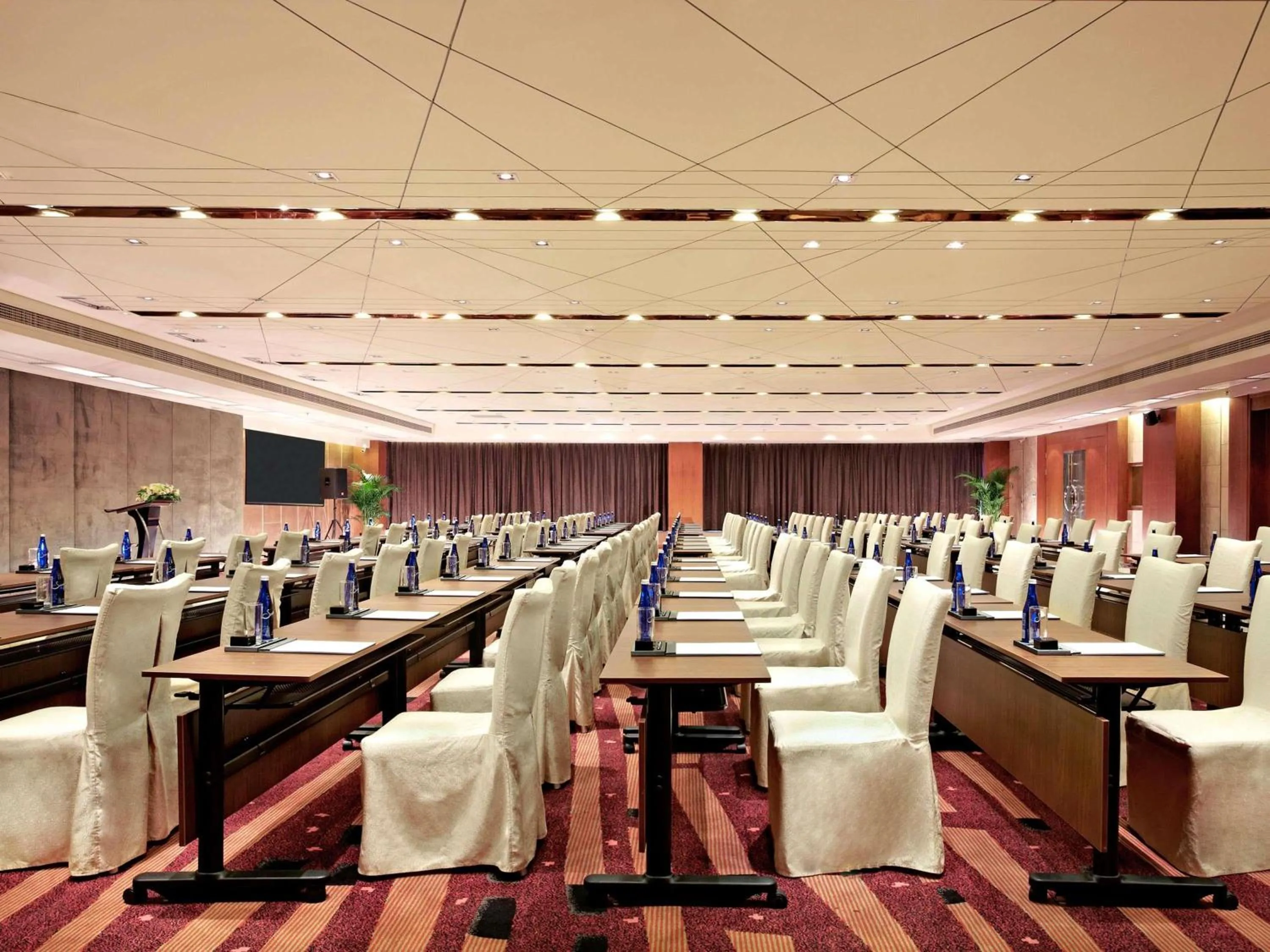 Meeting/conference room in Pullman Xiamen Powerlong