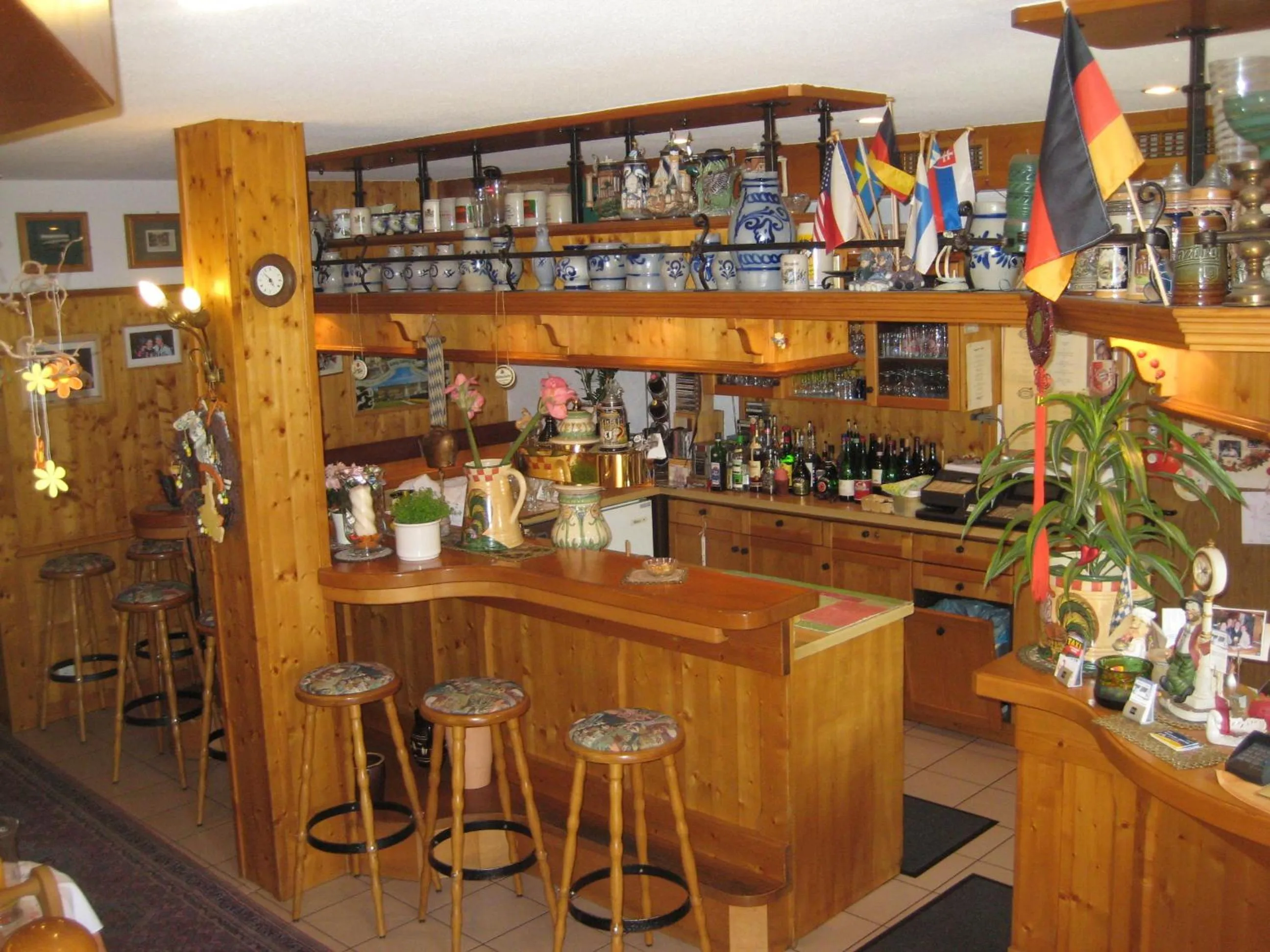 Lounge or bar in Hotel-Dörfler Garni