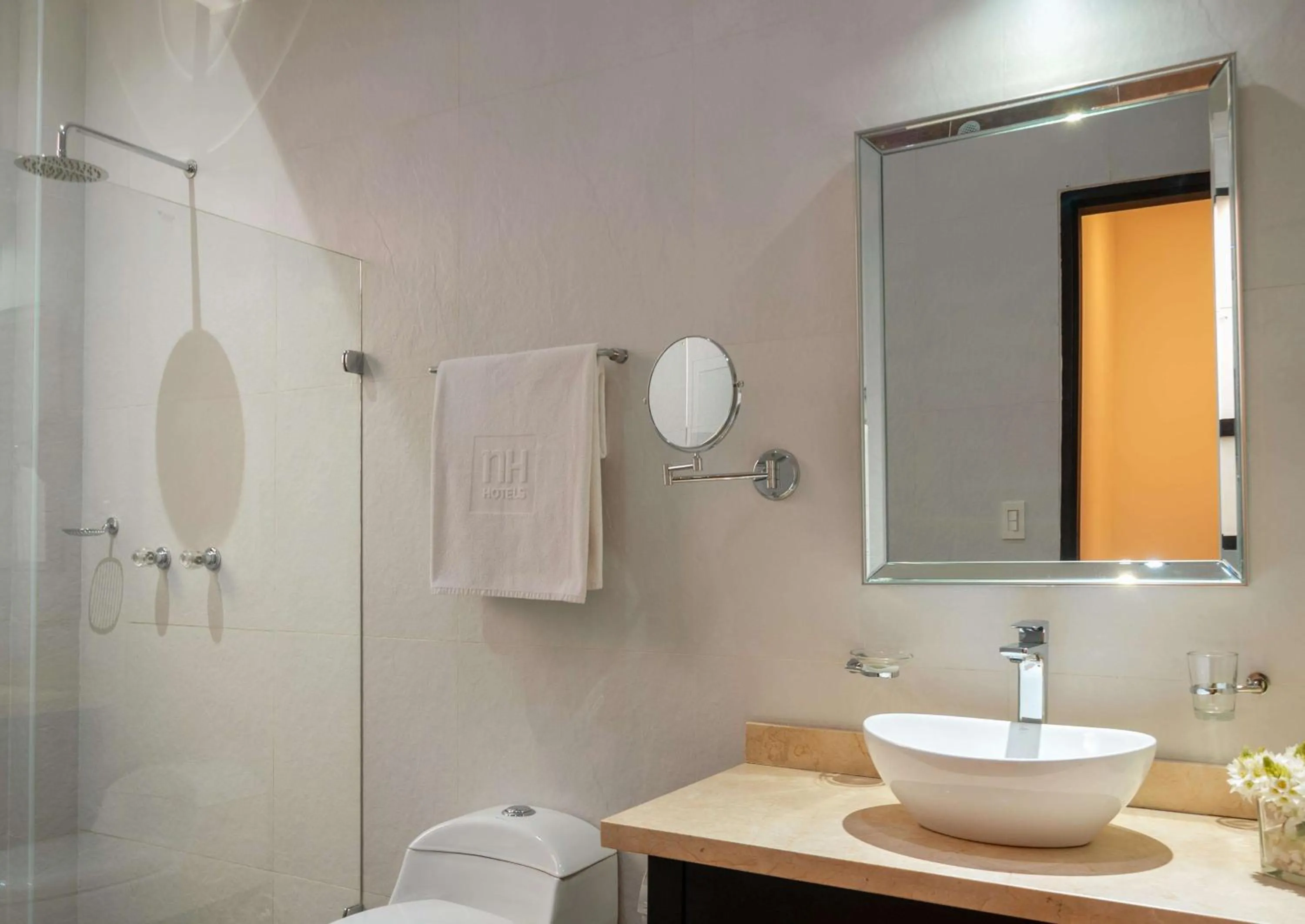 Bathroom in NH Boulevard del Río Cali