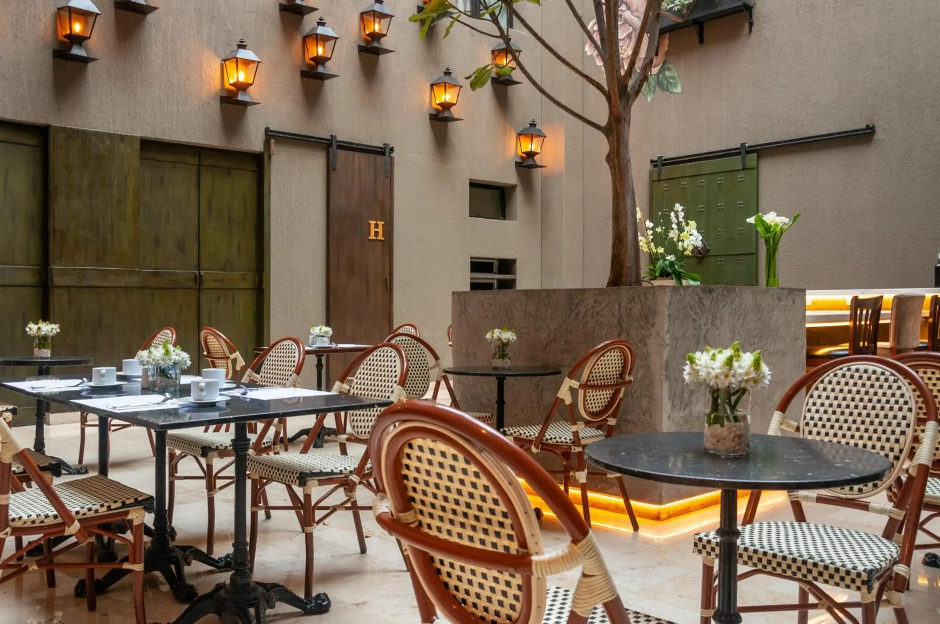 Restaurant/places to eat in NH Boulevard del Río Cali Restaurant/places to eat in NH Boulevard del Río Cali