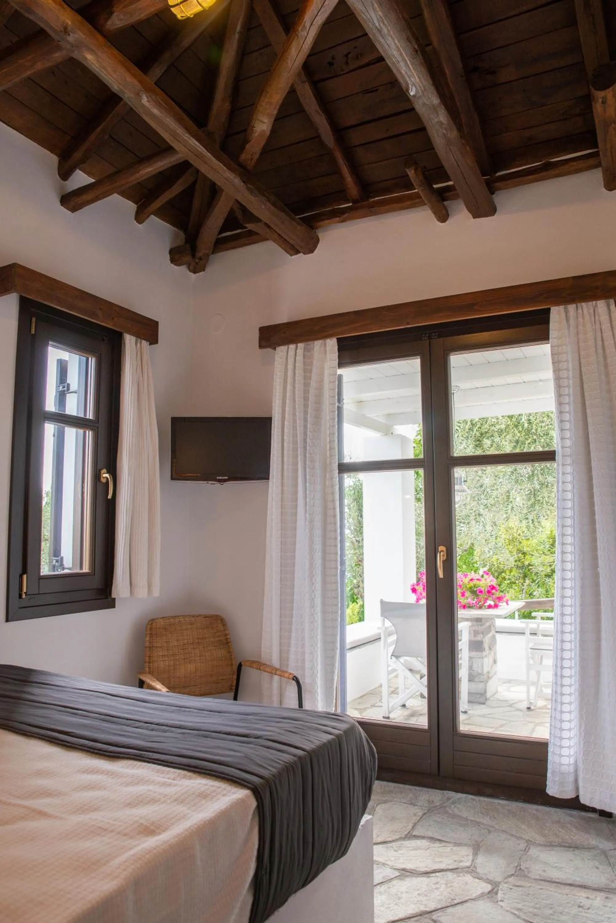 View (from property/room), Bed in Aeolos Hotel & Villas - Pelion