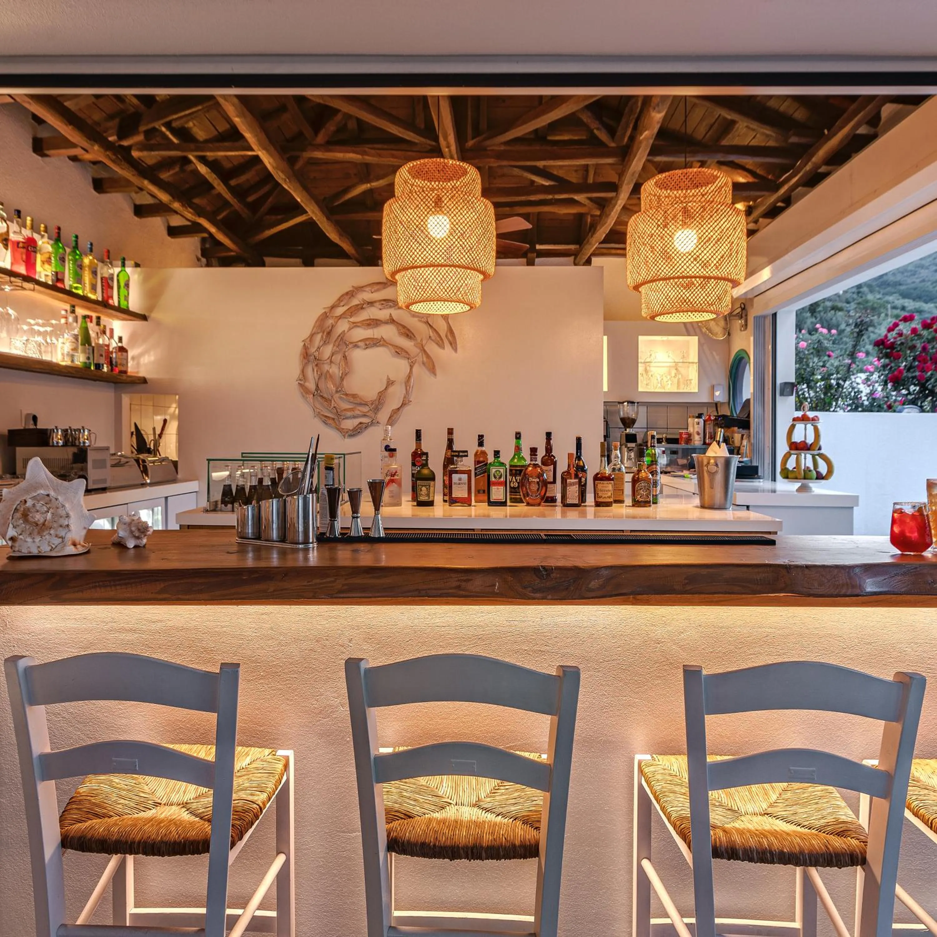 Lounge or bar in Aeolos Hotel & Villas - Pelion