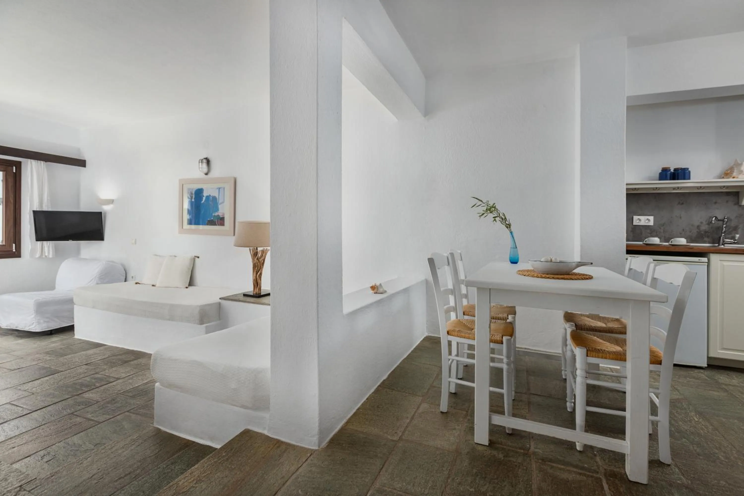 Kitchen or kitchenette in Aeolos Hotel & Villas - Pelion