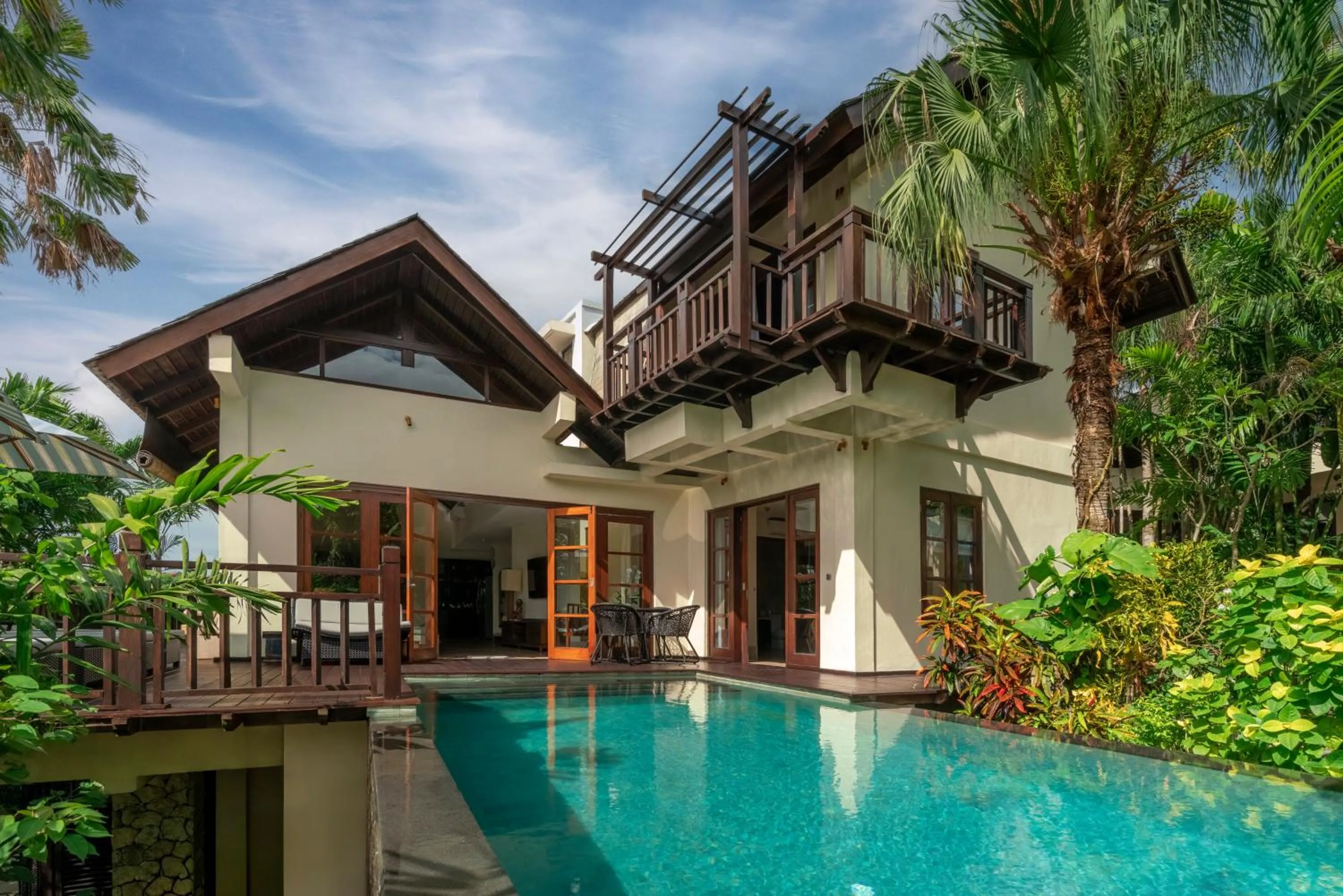 Boutique hotel villa Cantik and karma beach club