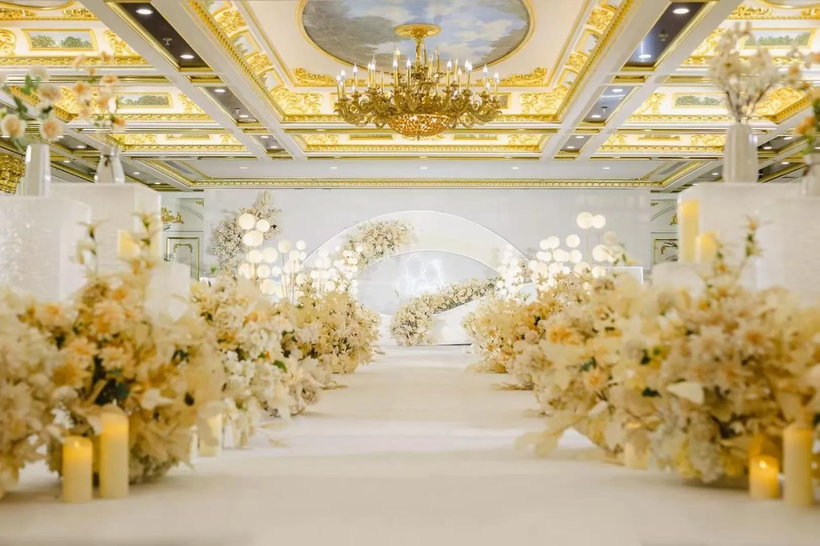 Property building in Grand Mercure Hotel Hualing