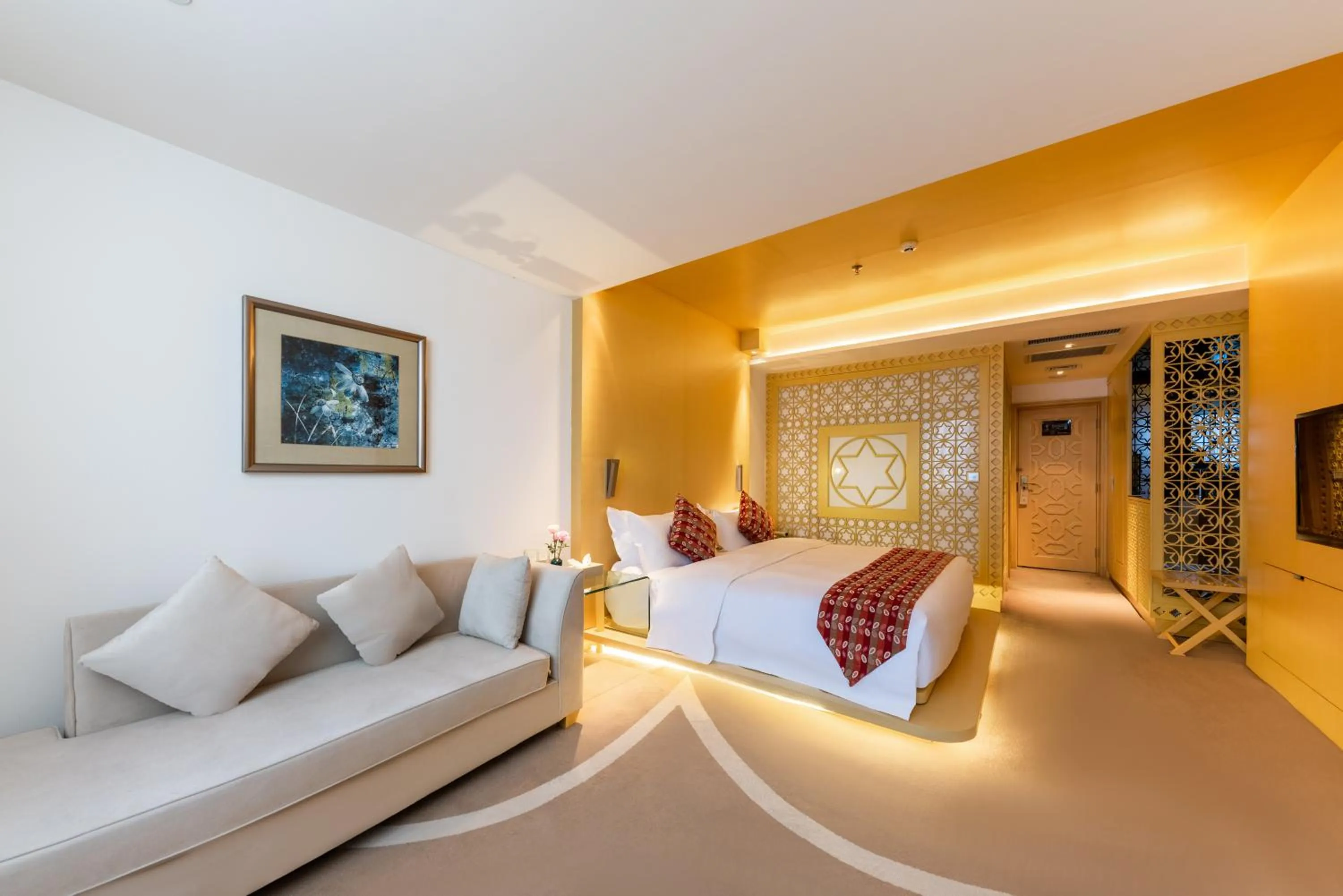 Photo of the whole room in Grand Mercure Hotel Hualing