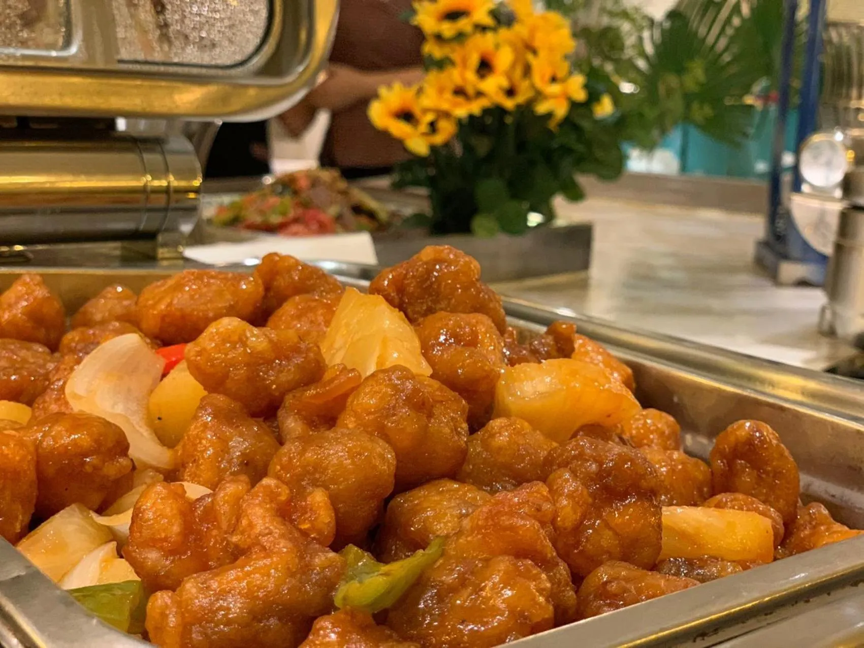 Restaurant/places to eat in Grand Mercure Hotel Hualing